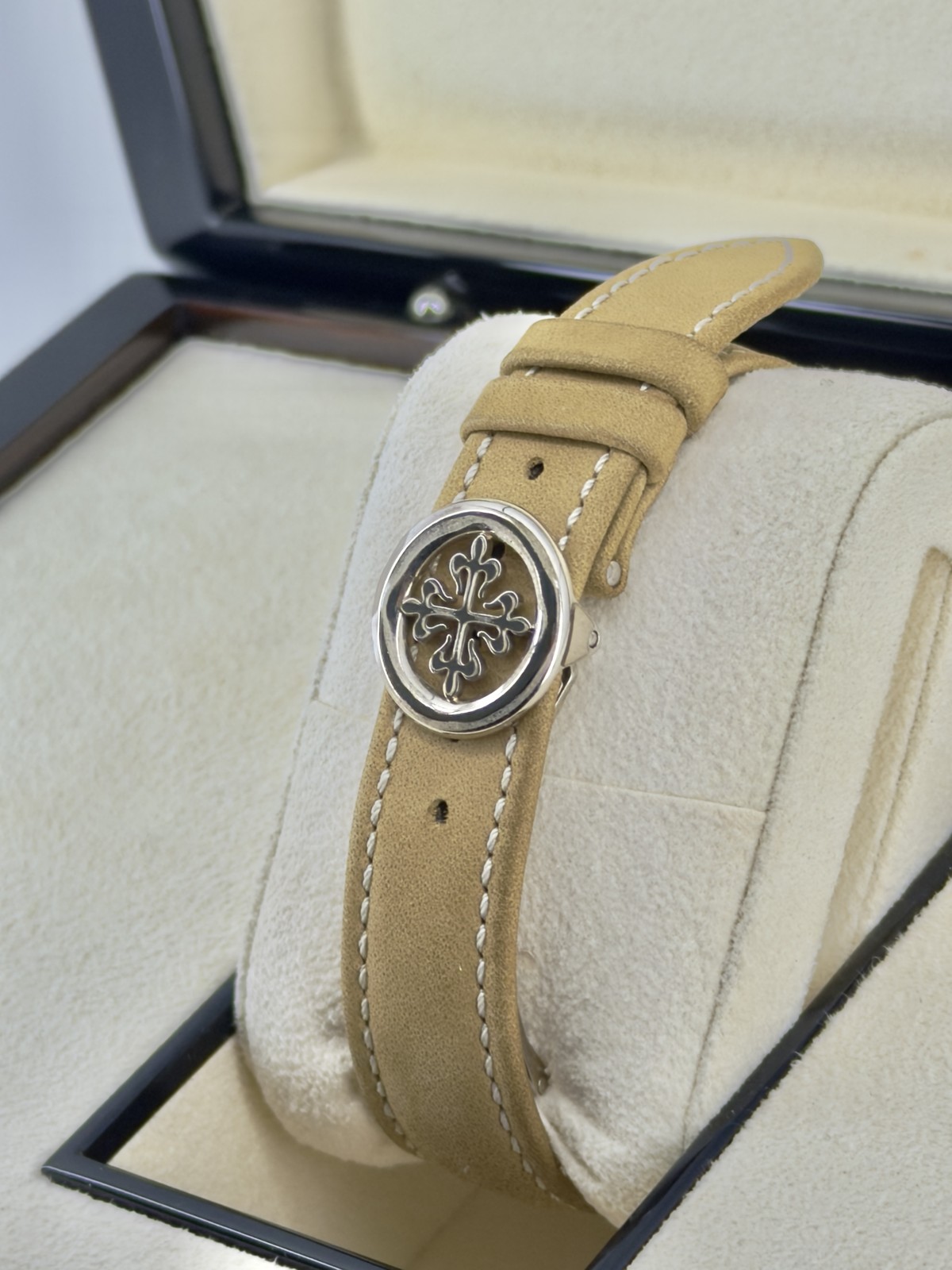 Patek Philippe Complications – Annual Calendar – Travel Time Textured Dial on