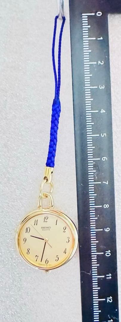 Excellent condition SEIKO pocket watch, gold, quartz, 2.5cm, retro style, batter