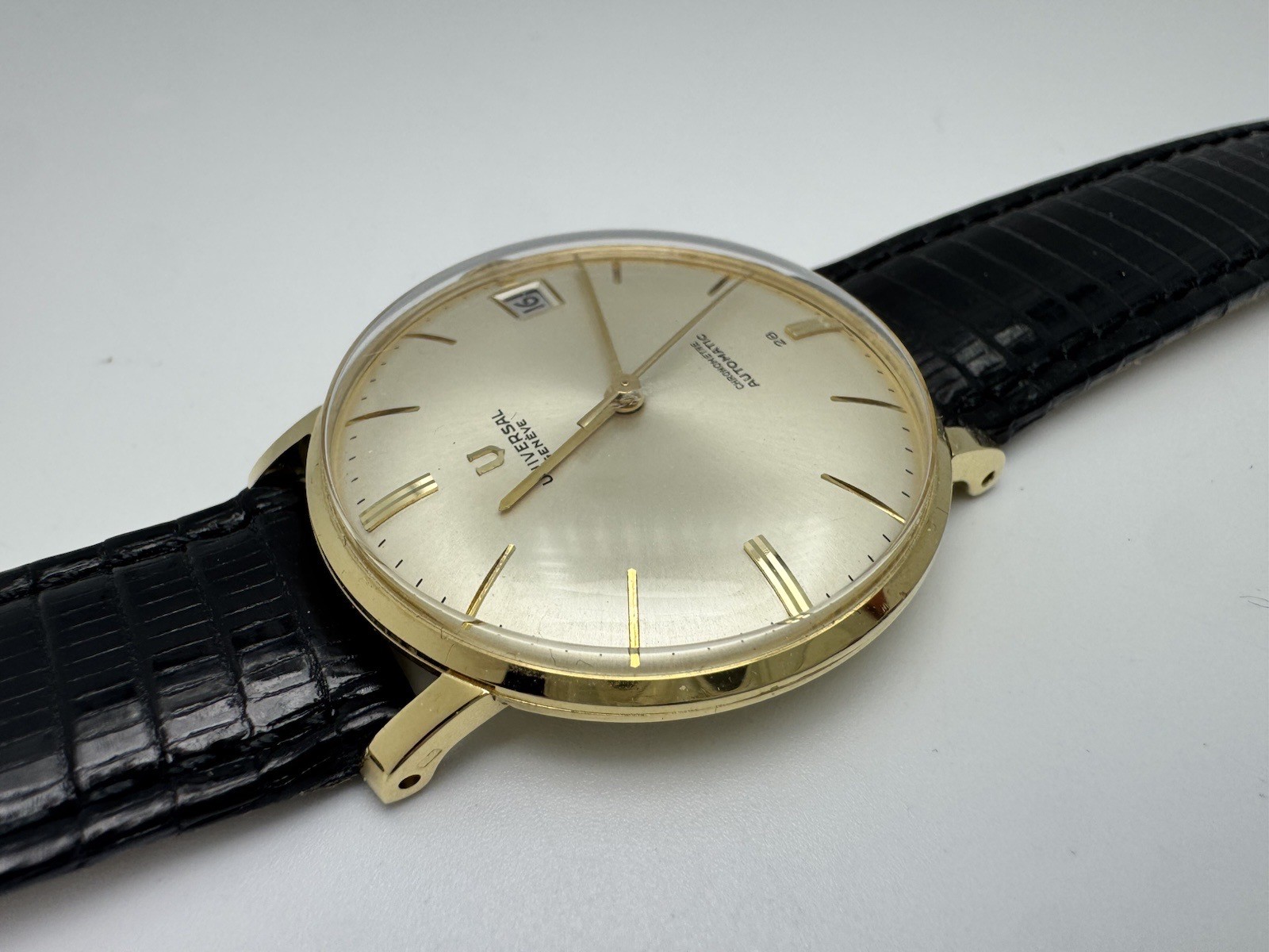 1960s Universal Genève Chronometer Automatic 18K Gold Micro-rotor 218-2