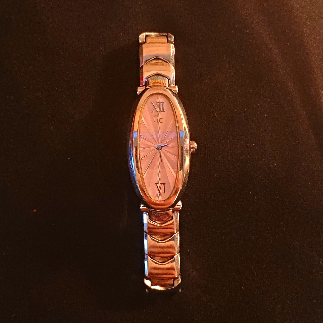 GC GC4000 Women’s Oval Quartz Analog Watch Pink Dial Silver Bracelet 30m