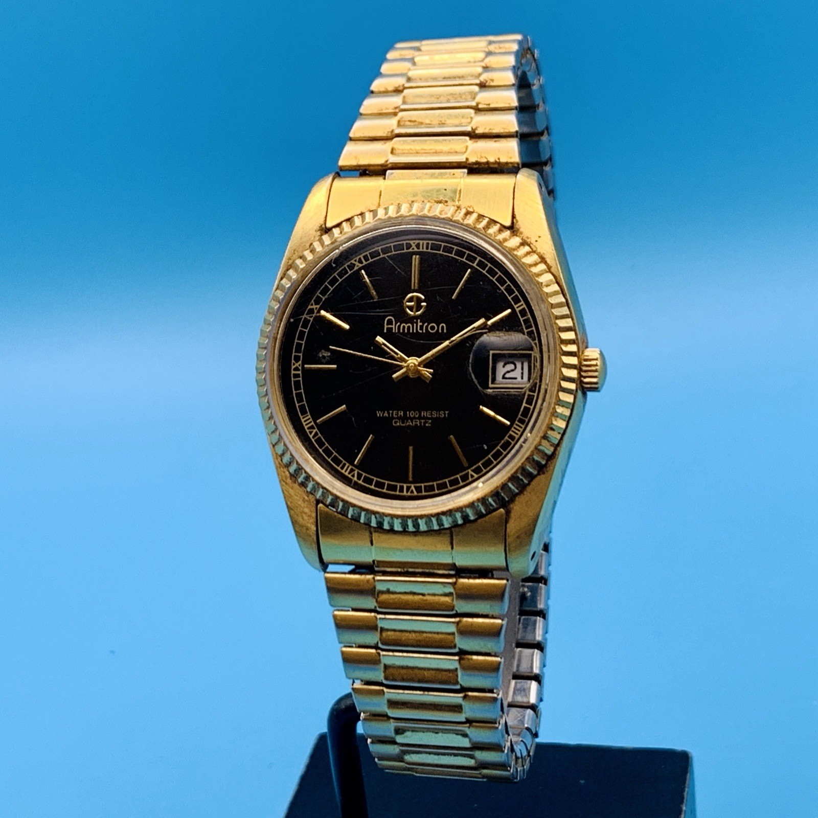 ARMITRON 20/2622 Men’s Vintage Dress Wristwatch Date Fluted Bezel Works New Batt