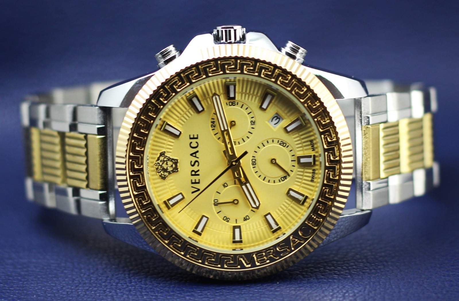 Refurbished Versace Chronograph In Golden Dial With Date Indicator Men’s Watch.