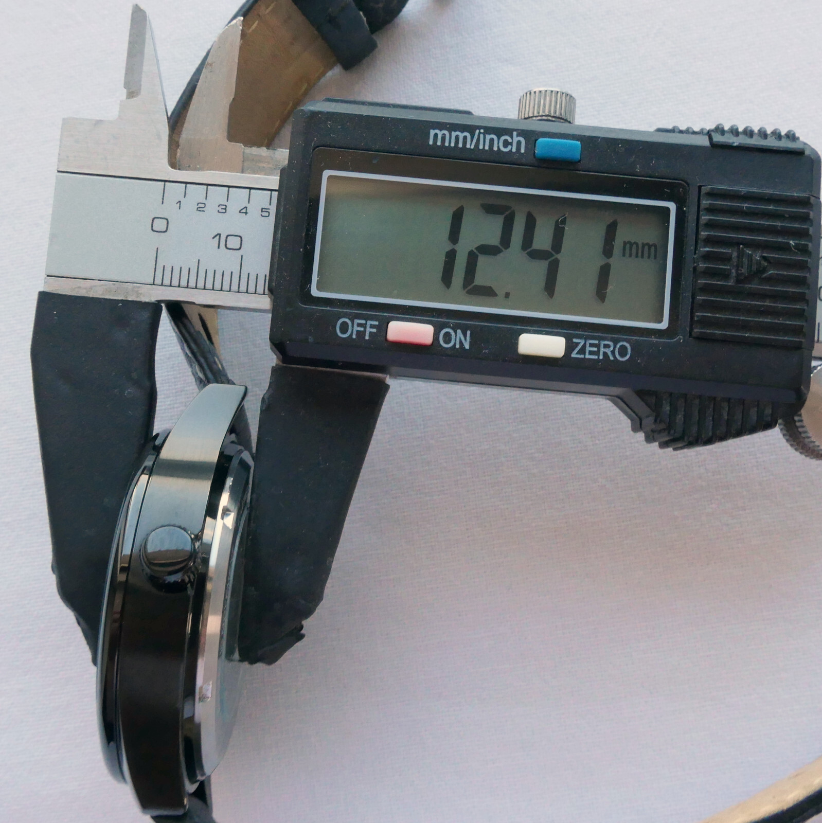 Jaguar XK-E E Type Classic British Car Speedometer Accessory Automatic Watch