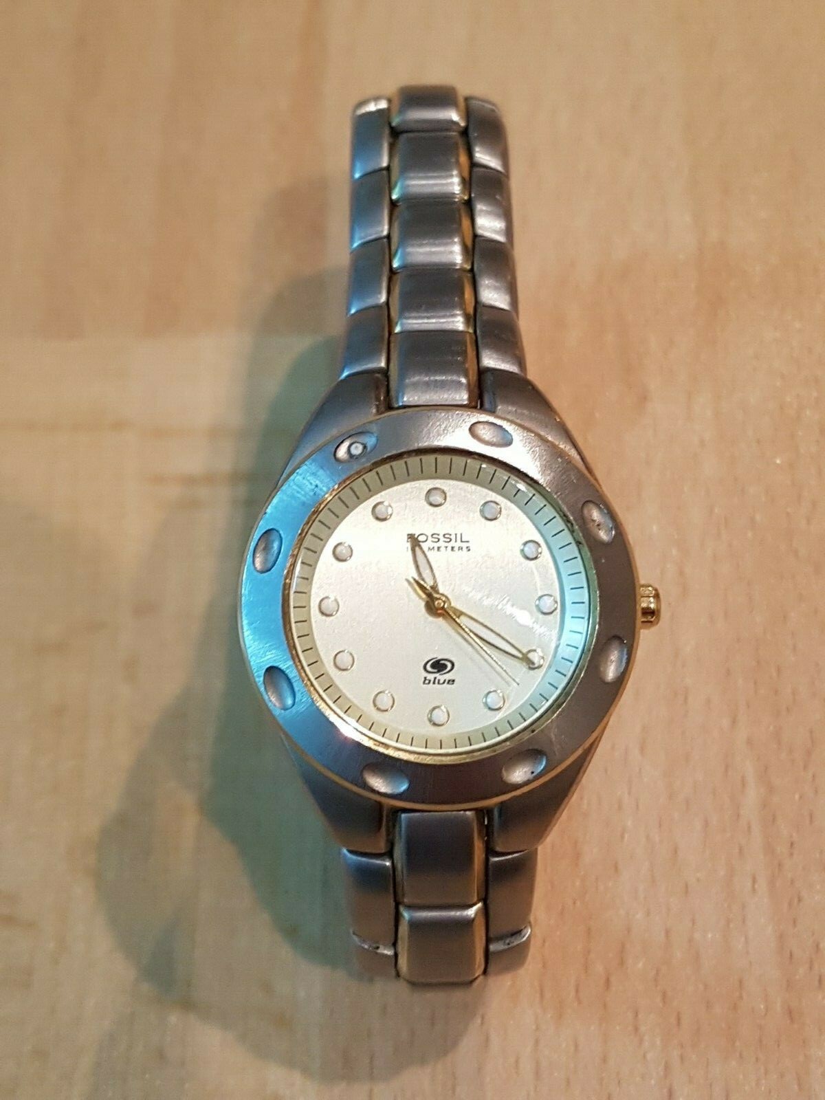 Fossil Blue AM-3304 Women’s Watch Analog Dial Silver Tone Case 100M/330FT WR