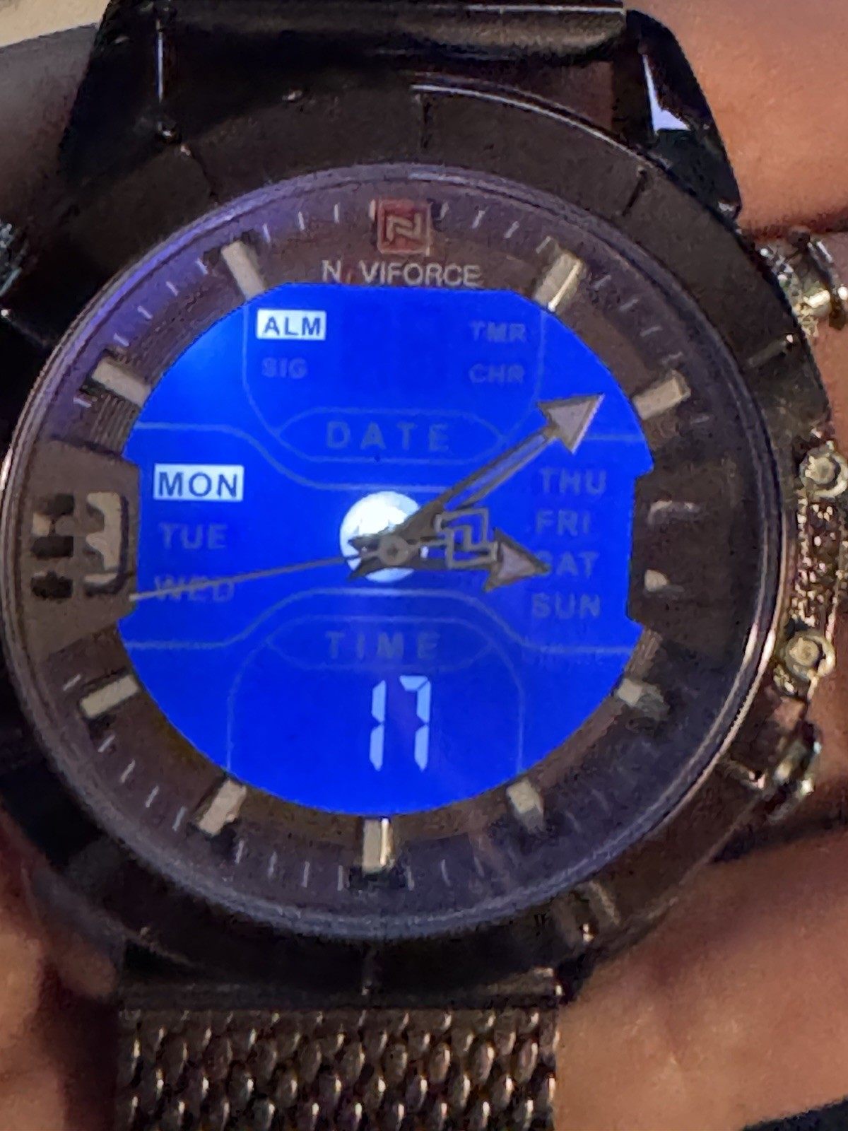 NAVIFORCE NF9153 MULTI-FUNCTION STAINLESS STEEL MESH DIGITAL/ANALOG WATCH BLKNEW