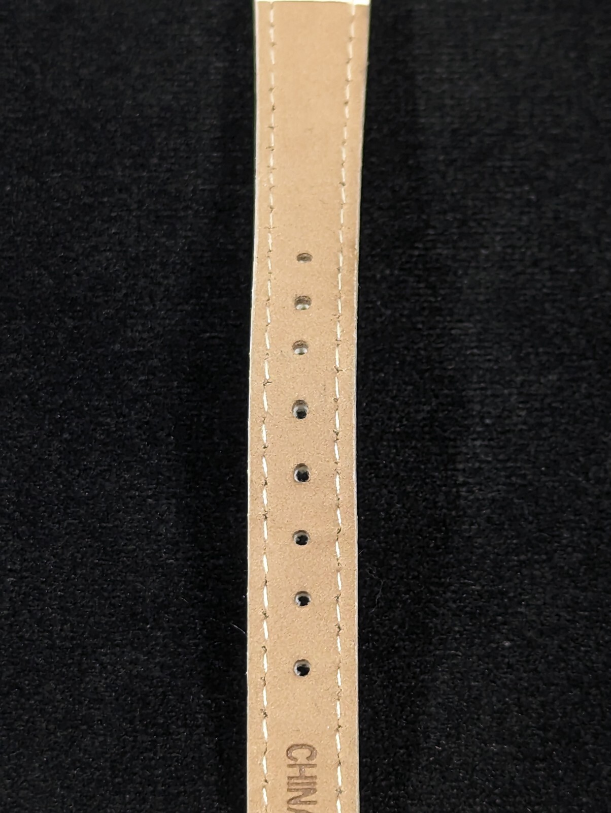 Silver Tone Dial Crystal Accent Round Case White Faux Leather Band Watch 7.5 In
