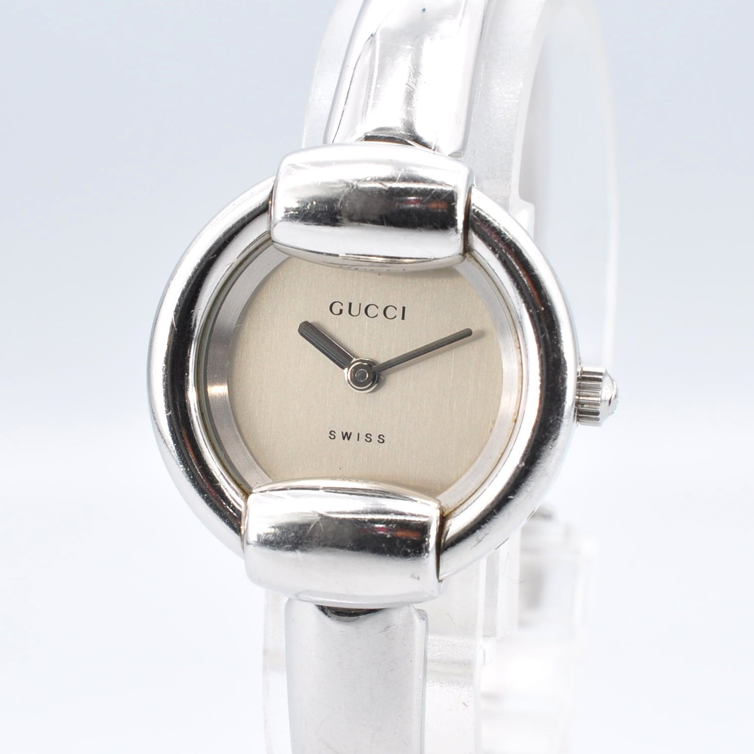 GUCCI 1400L Quartz Analog Silver Bangle Watch Women w-11130