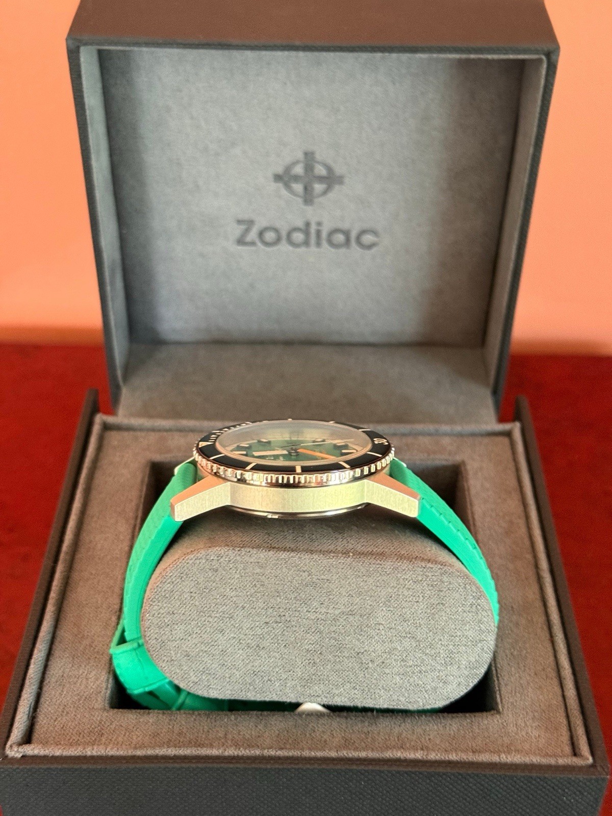 Zodiac Super Sea Wolf Automatic 40mm 200m Diver Green Dial Black Bezel
