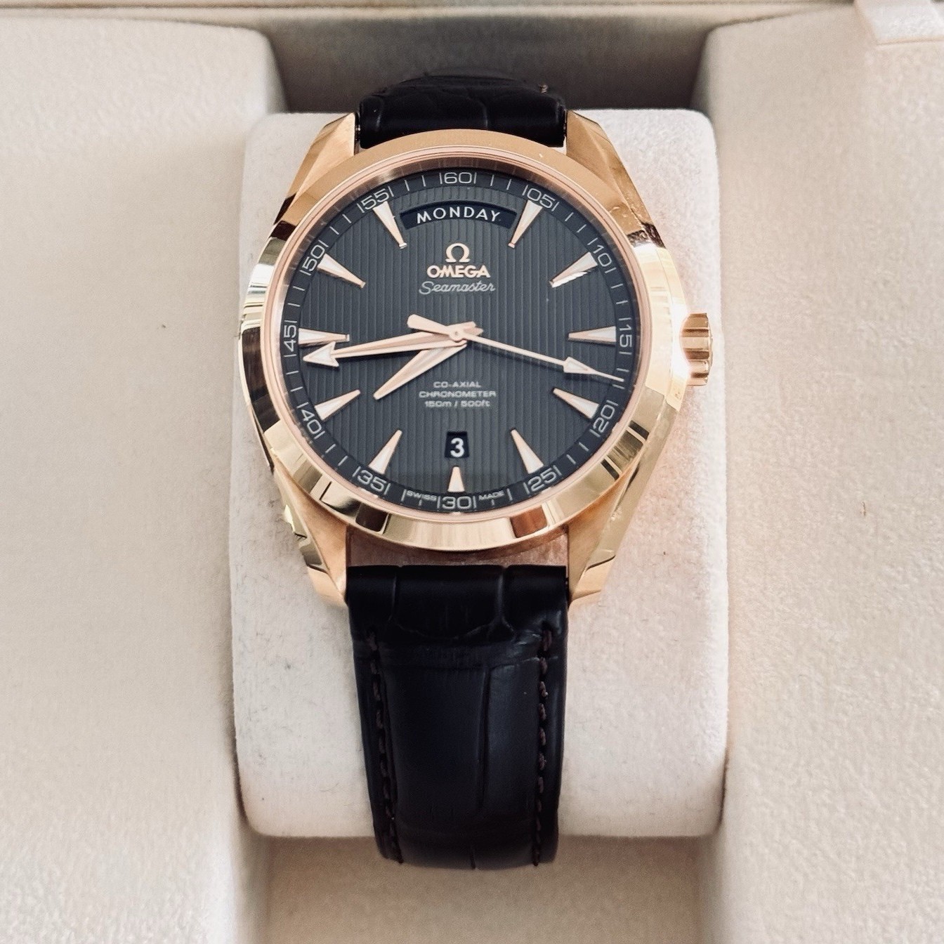 OMEGA Seamaster Aqua Terra Auto Chronometer Gold Gray Dial Black Leather Box