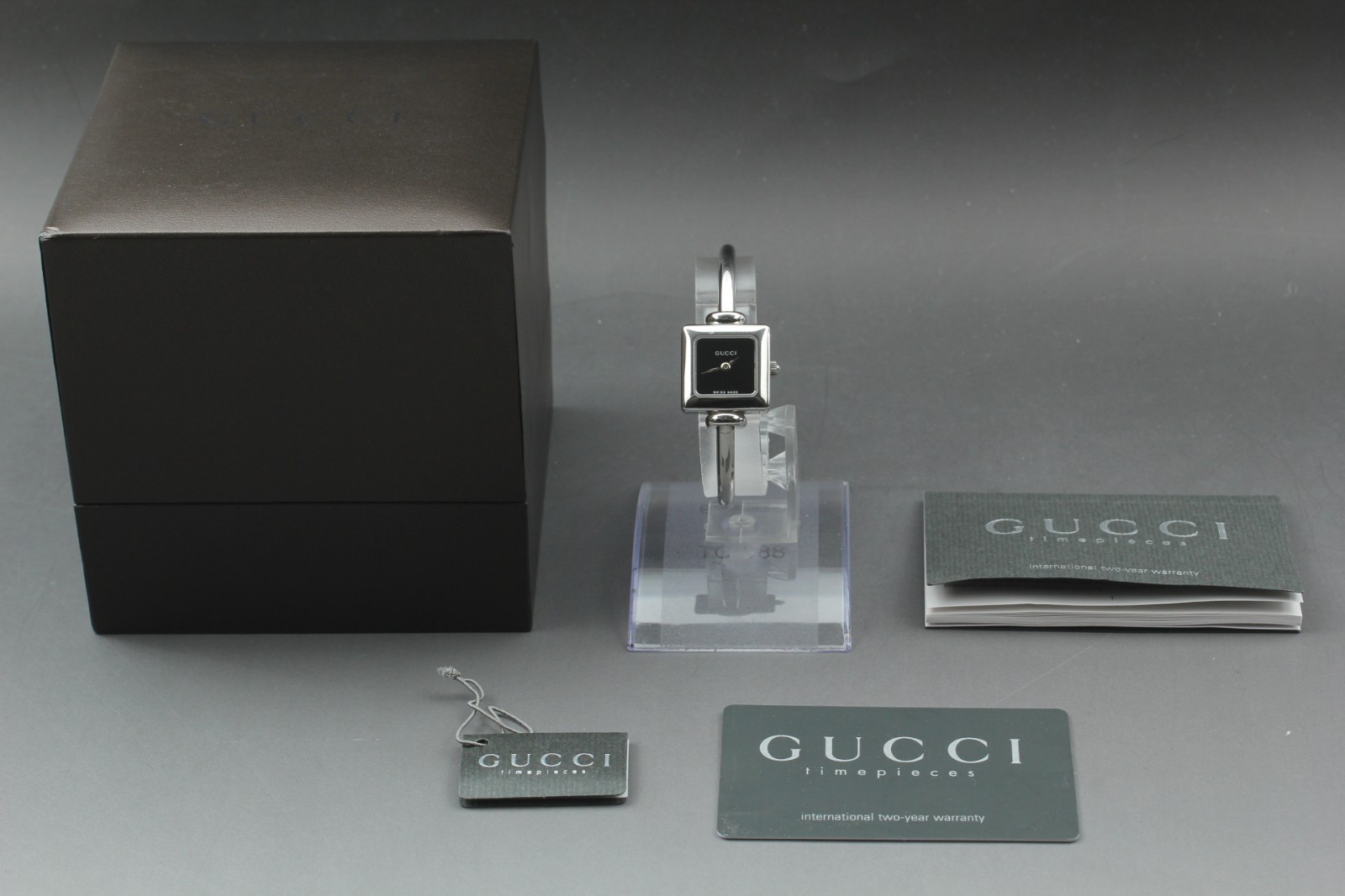 Vintage 【N MINT ｗ/Case】 Gucci 1900L Black Dial Quartz Women’s Watch from JAPAN