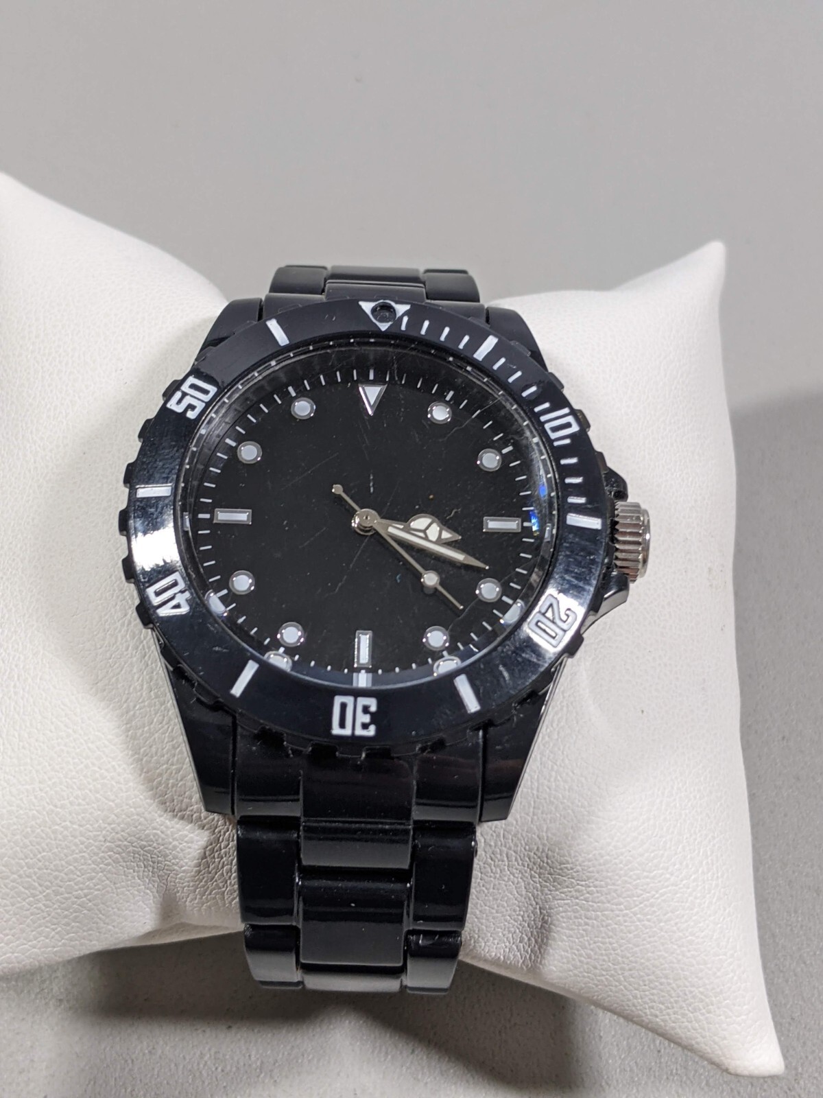 Black Dial Round Case 40 mm Acrylic Link Band Watch 6 Inch