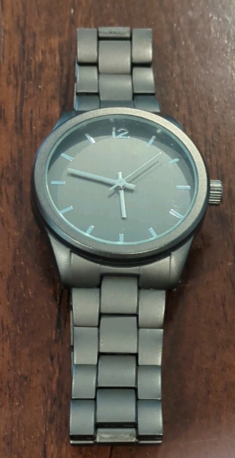FMD Gray Dial Analog Quartz Wristwatch 38mm Round Metal Bracelet Japan Mvmt