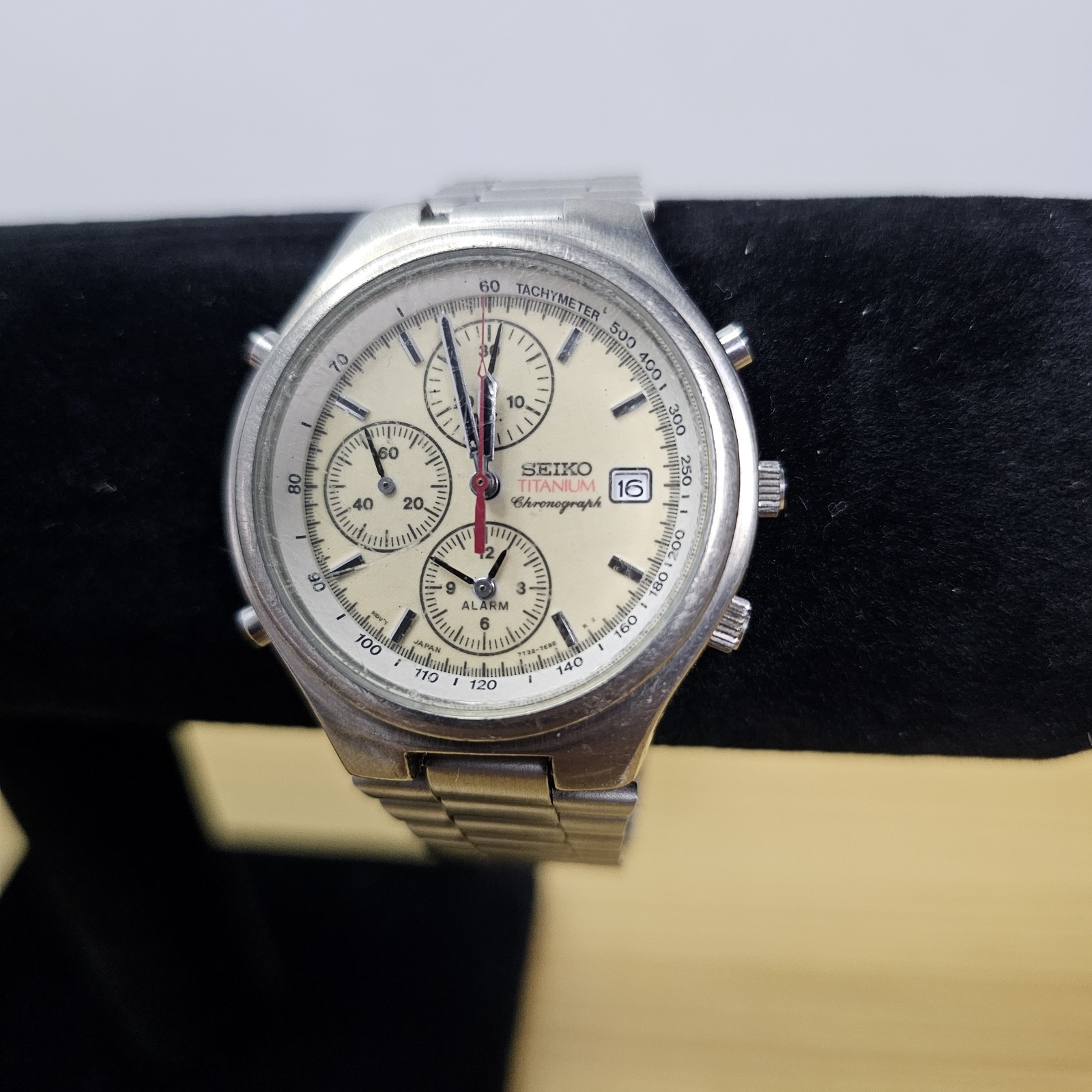 Seiko Chronograph Titanium, Vintage 90s Fluorescent Dial Excellent rare