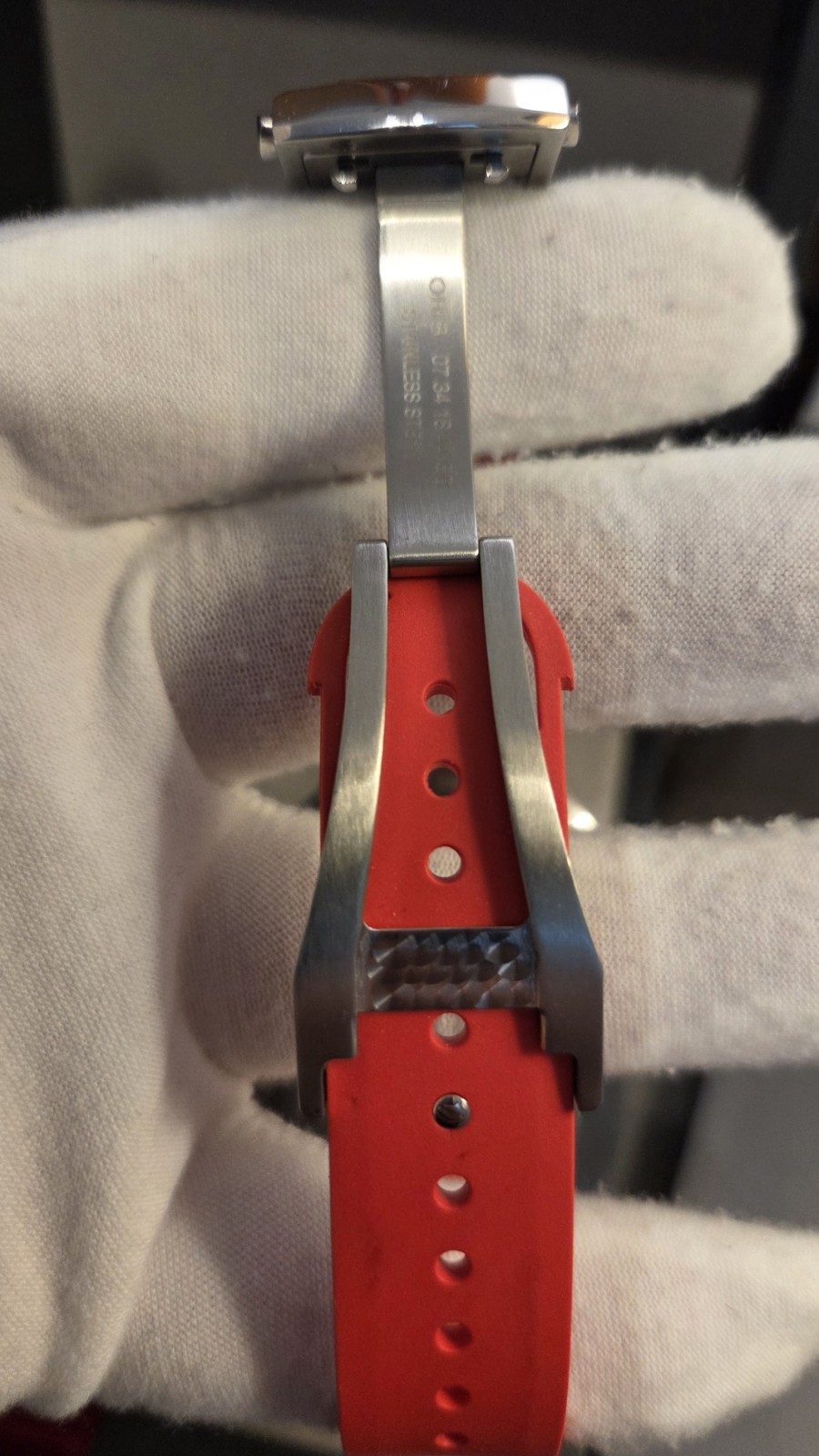 Oris Aquis Diver Automatic 43mm 300m Black Dial Red Rubber Strap Watch