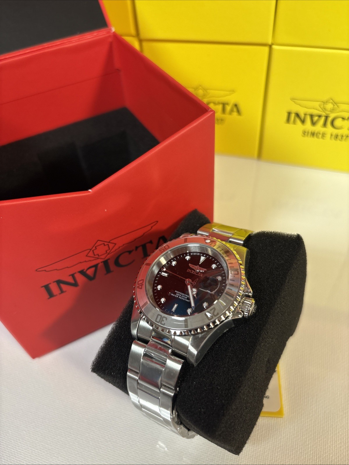 Invicta Men’s Watch Pro Diver Black Dial Stainless Steel Bracelet 34022 NEW