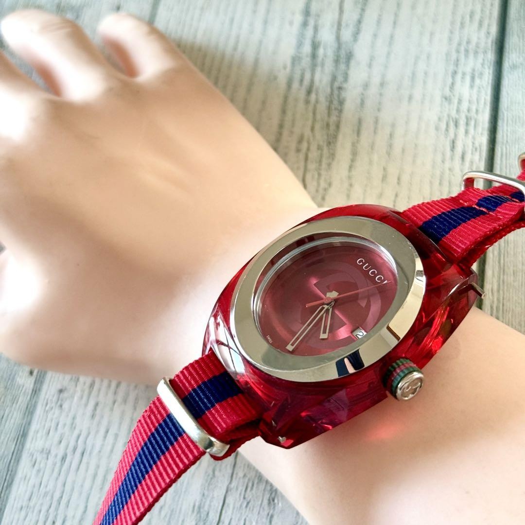 GUCCI Watch 137.1 SYNC Red Silver Quartz Working Condition Rare Authentic No Box