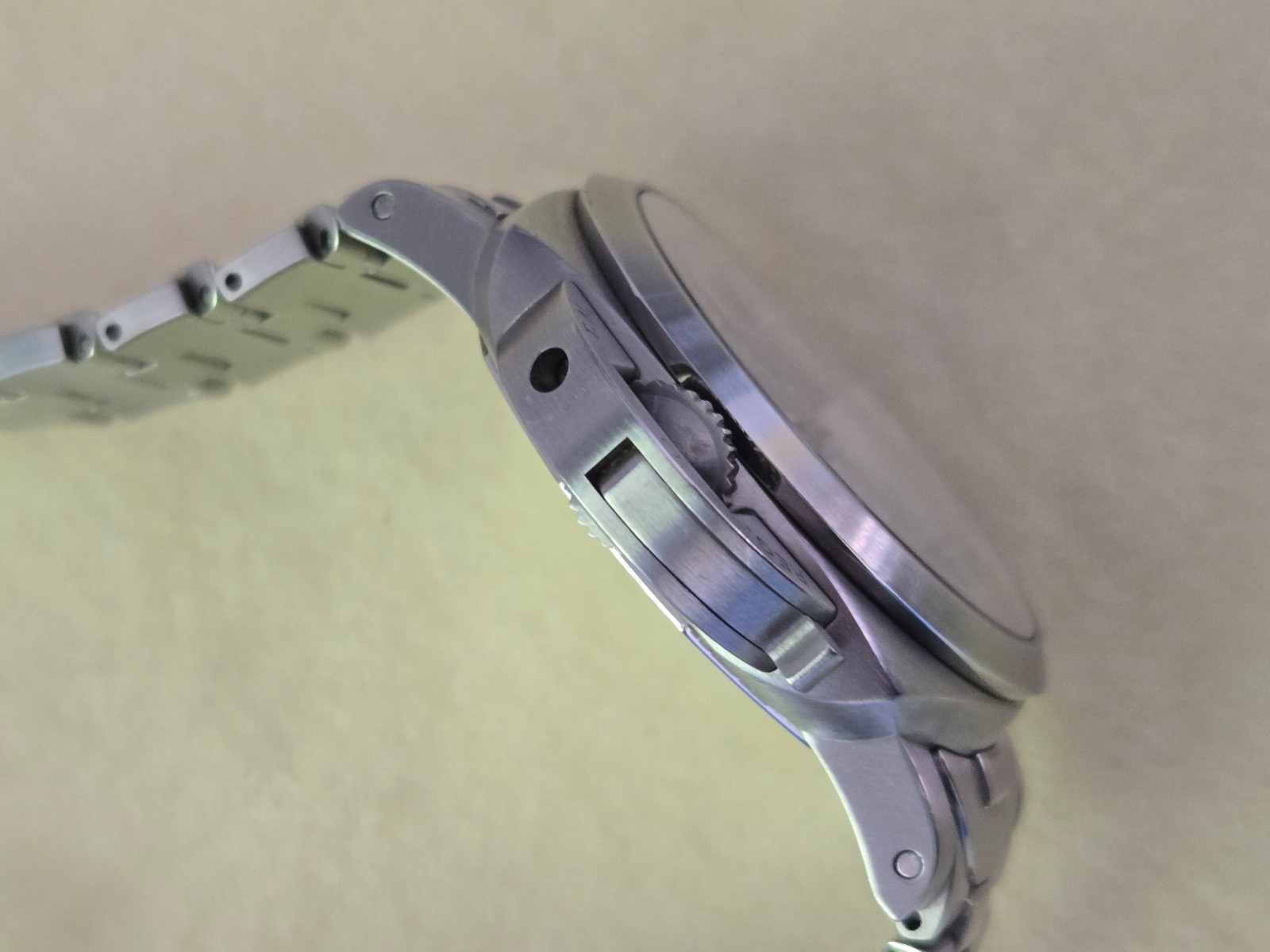 Pre-owned Panerai Luminor 1950 Automatic 42mm – Silver Dial – PAM00977 Good Cond