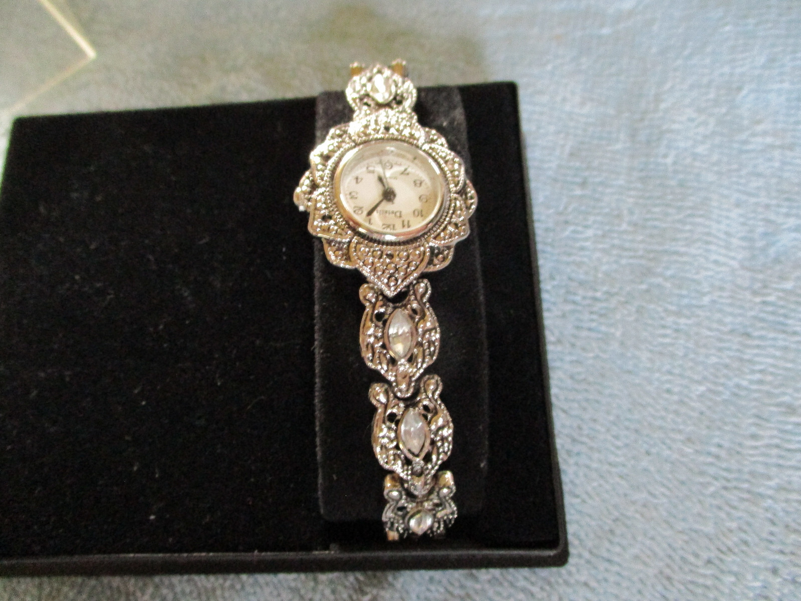 Details Ladies Quartz Fashion Watch – Hill’s Dept. Store Vintage