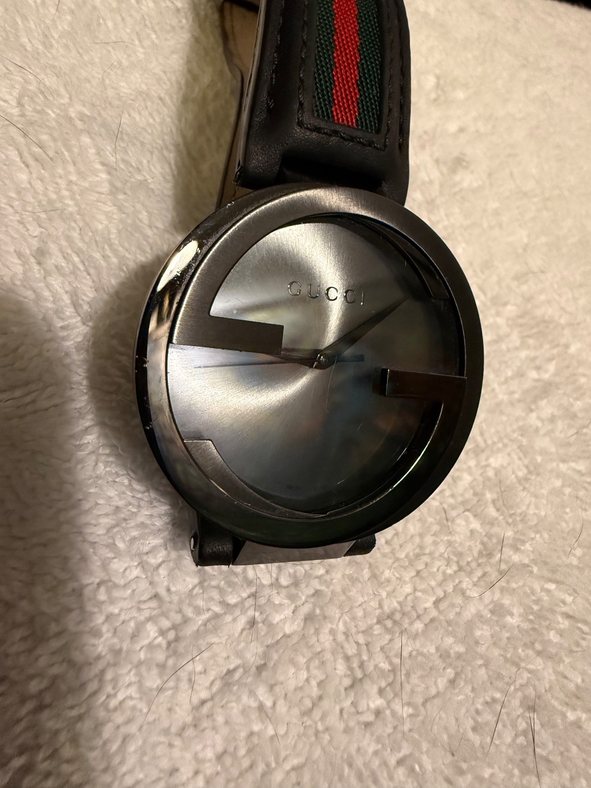 Gucci YA133206 Men’s Interlocking Black Leather with Red and Green Inlay 42mm…