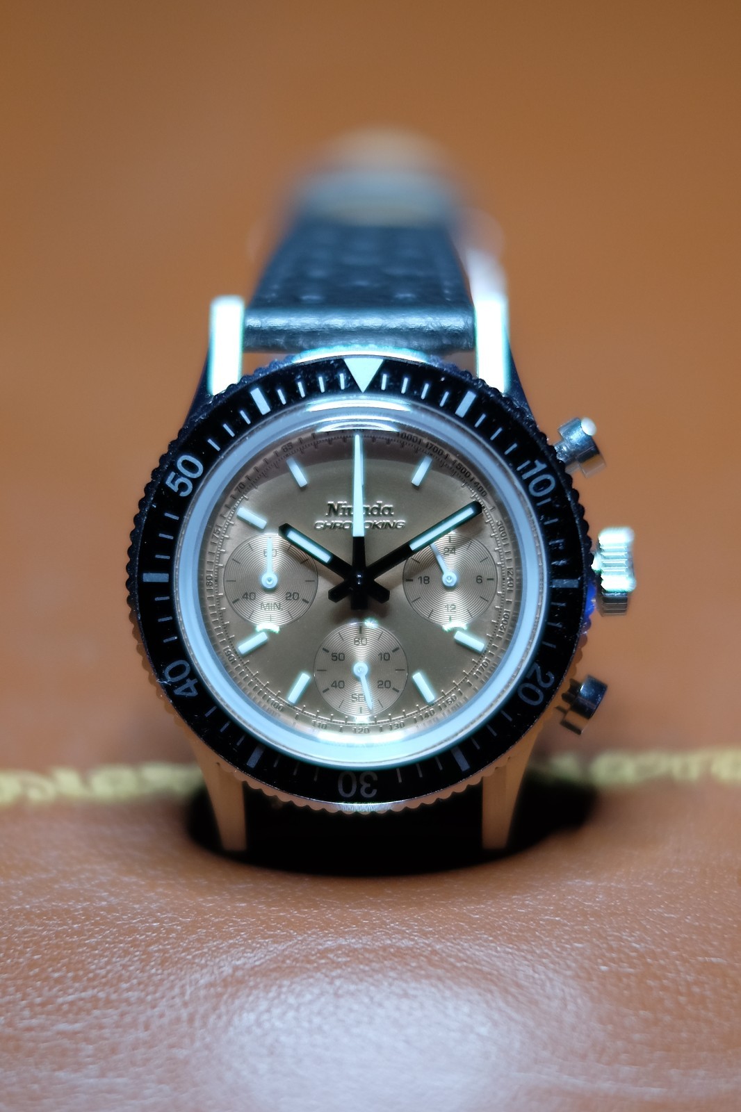 Nivada Grenchen Chronoking Mecaquartz Salmon Watch