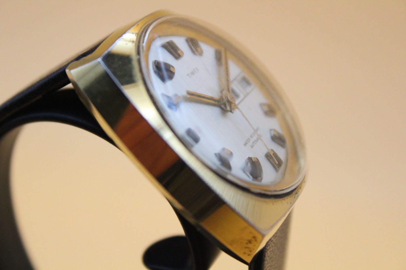Vintage 1973 Timex Viscount Automatic Day-Date Silver Dial Runs Leather Strap