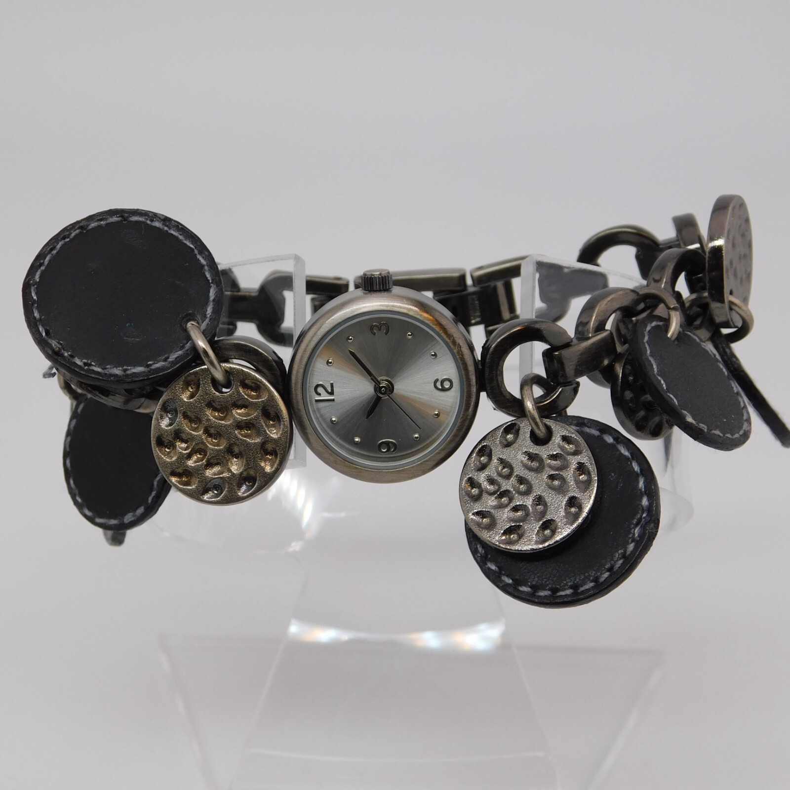 FMD FY1275 Charm Bracelet Quartz Analog Women’s Watch Sz. 7″ New Battery