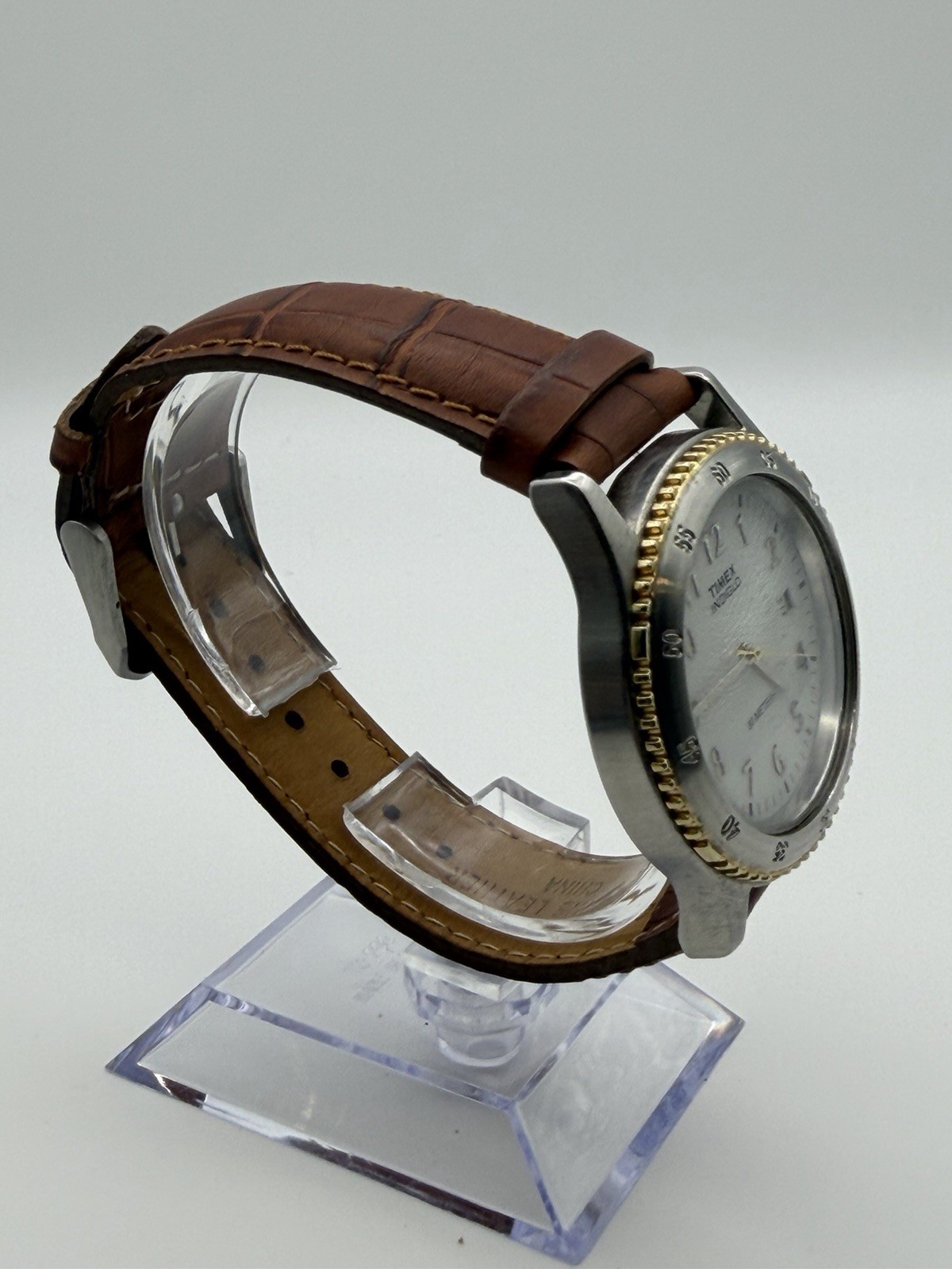 Timex Indiglo White Dial Quartz Date 30m WR Brown Leather Strap Watch
