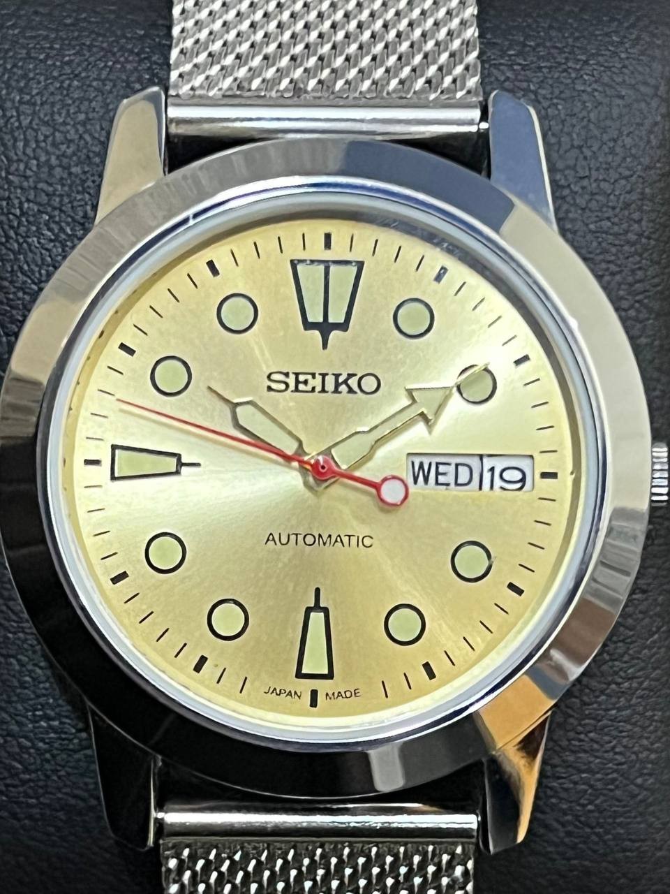 Vintage Refurbished Seiko 5 Automatic Day/Date Japan Men’s Wrist Watch 37MM