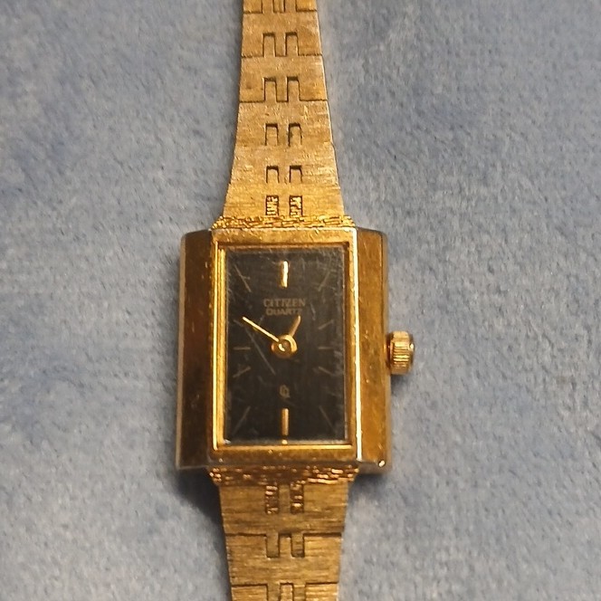 Citizen Quartz Gold Tone Rectangle Wristwatch Black Dial Analog Stick Indexes