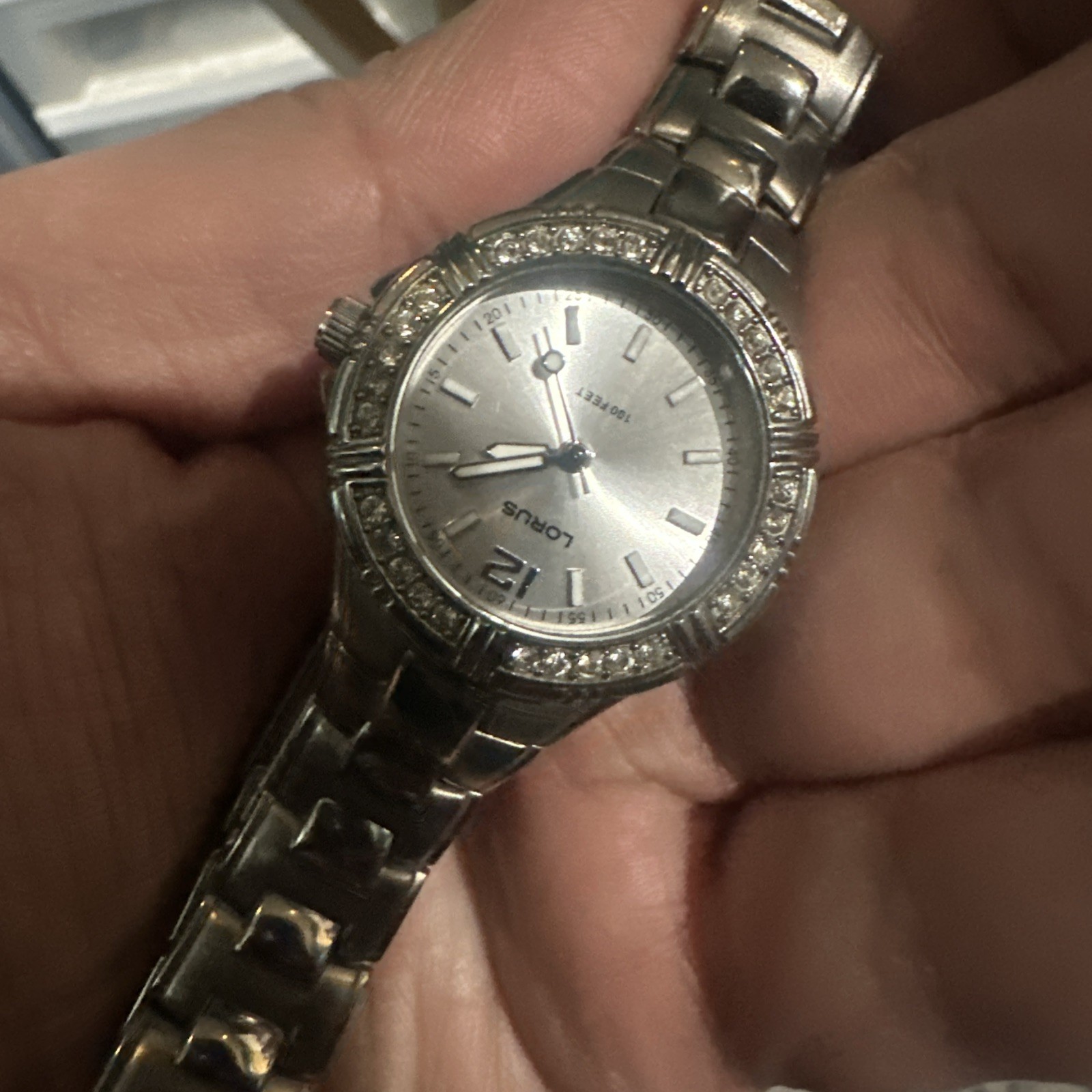 Working Womans Lorus watch 28mm Silver Crystal Dial Steel Bracelet Fit 7.5in Run