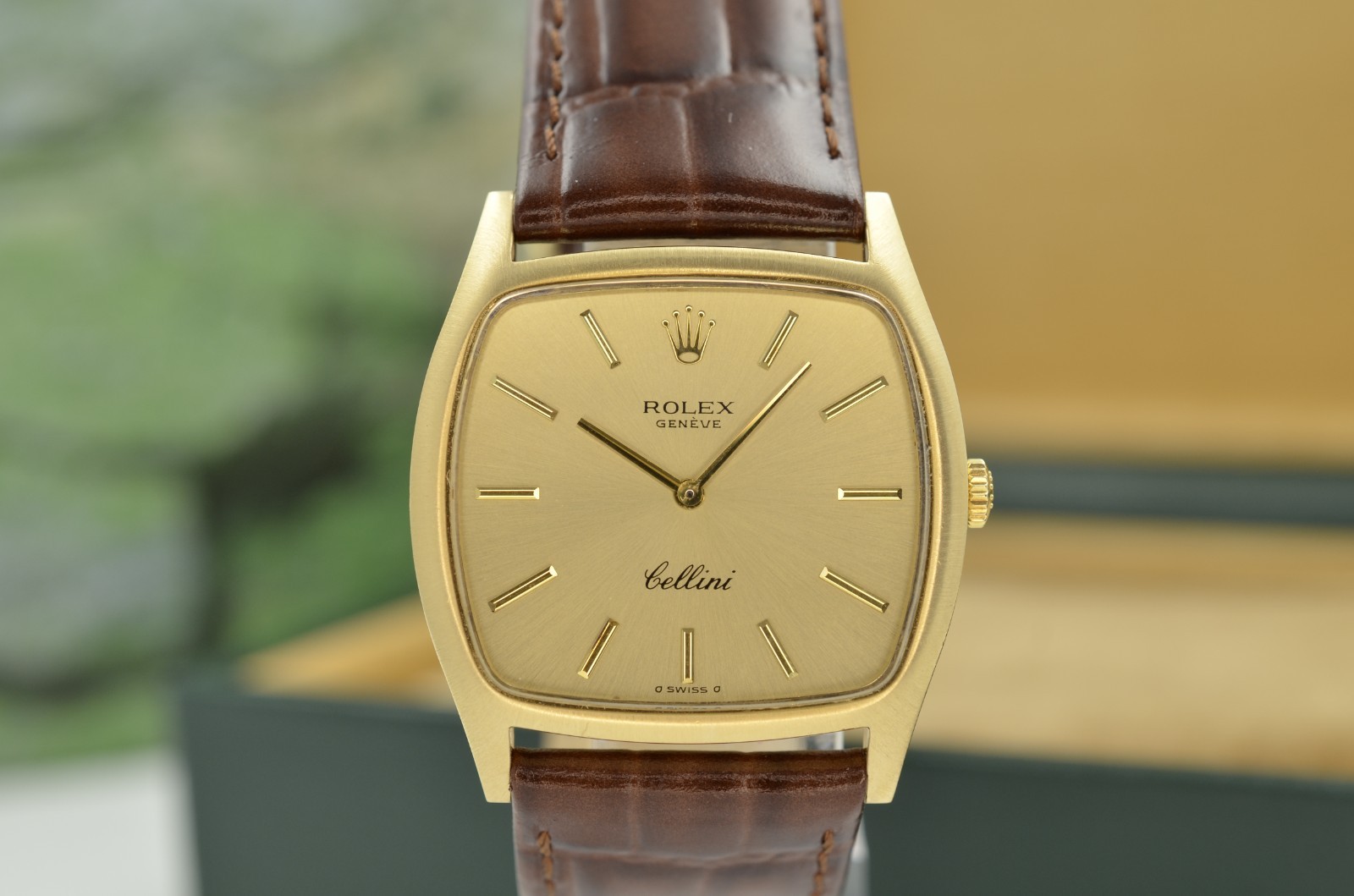Rolex Cellini 31mm 3805 champagne factory rare dial 1976 mint with box