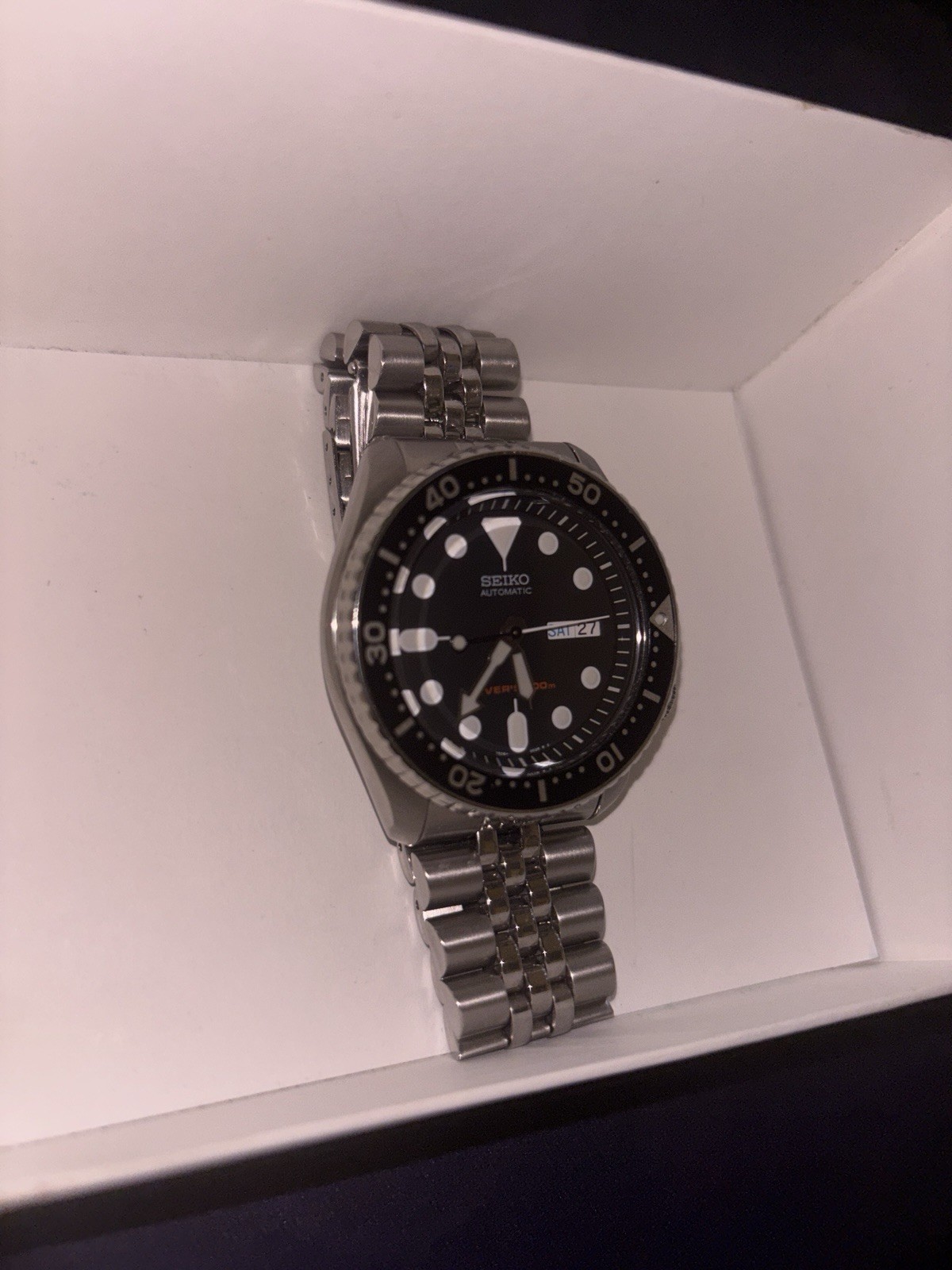 精工 SKX007K – 黑色表盘/不锈钢手链