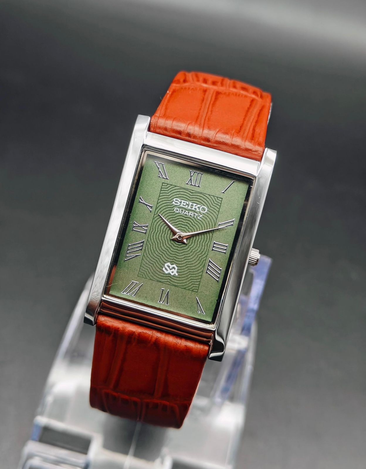 Rare Vintage Seiko Slim Quartz Men’s Wrist Watch