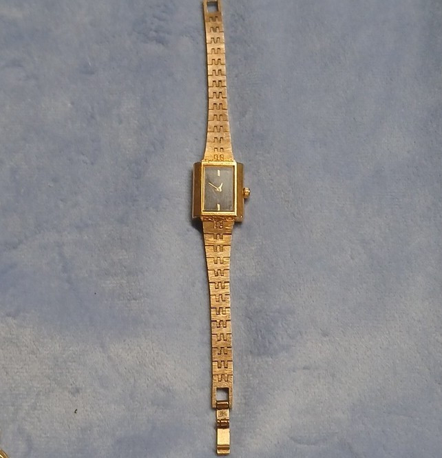 Citizen Quartz Gold Tone Rectangle Wristwatch Black Dial Analog Stick Indexes