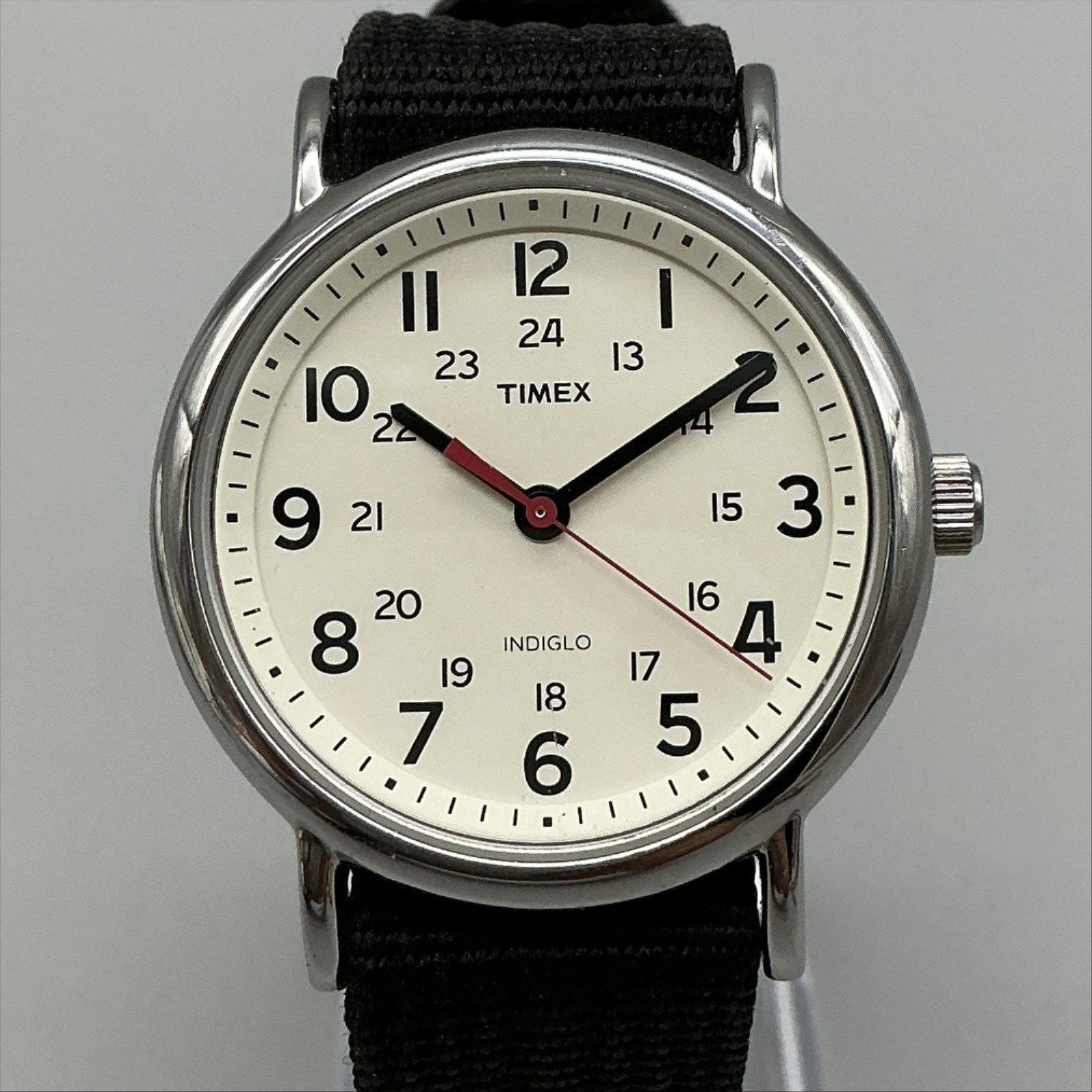 Timex Weekender Indiglo WR 30M Mens Watch 38mm Cream Dial Black Nylon Strap