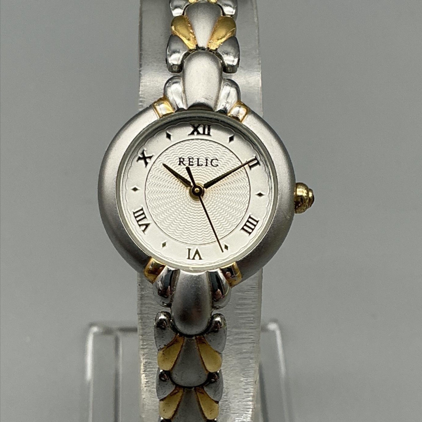 Relic ZR33034 Womens Watch 22mm Silver Gold Two Tone 30M New Battery 7.75″