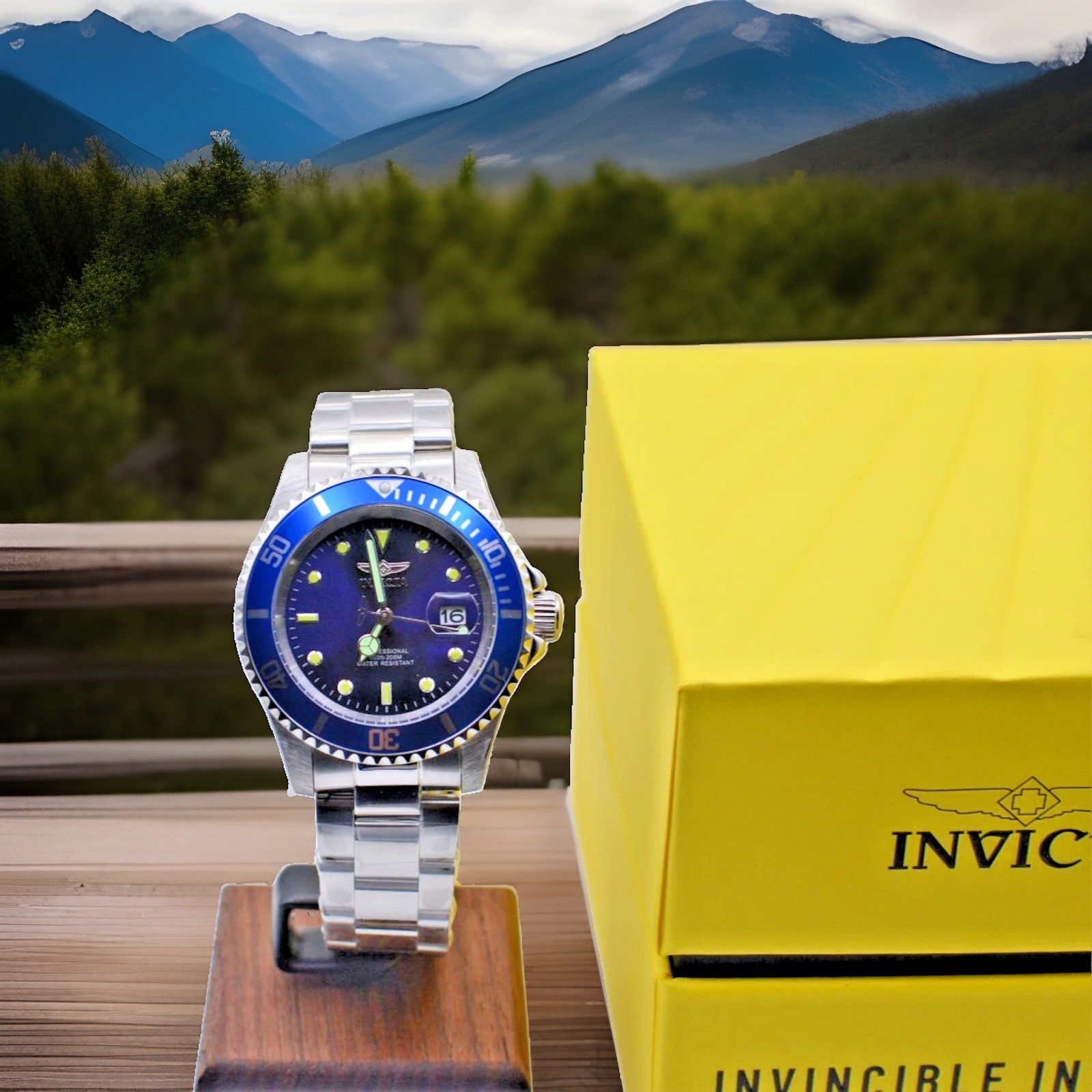 Invicta Pro Diver Men’s Watch 40mm – Blue/Silver new with Box papers