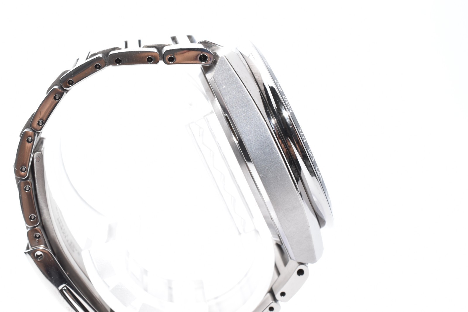 Authentic Citizen Attesa E660-007C801/CB5966-69E TI Solar Powered Quartz #928