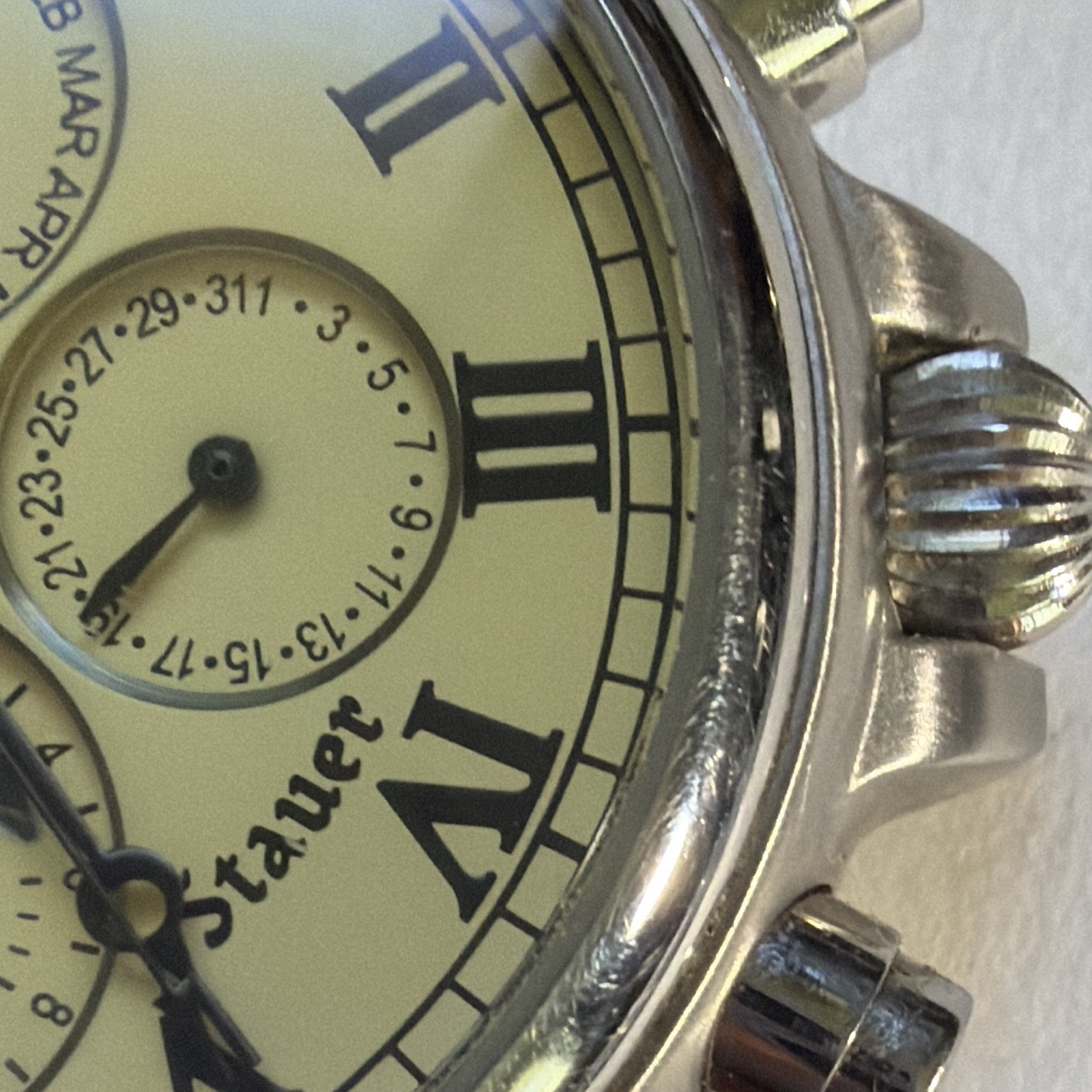 Stauer Osiris Quartz Moon Phase Day/Date Cream Roman Dial Brown Leather 50m