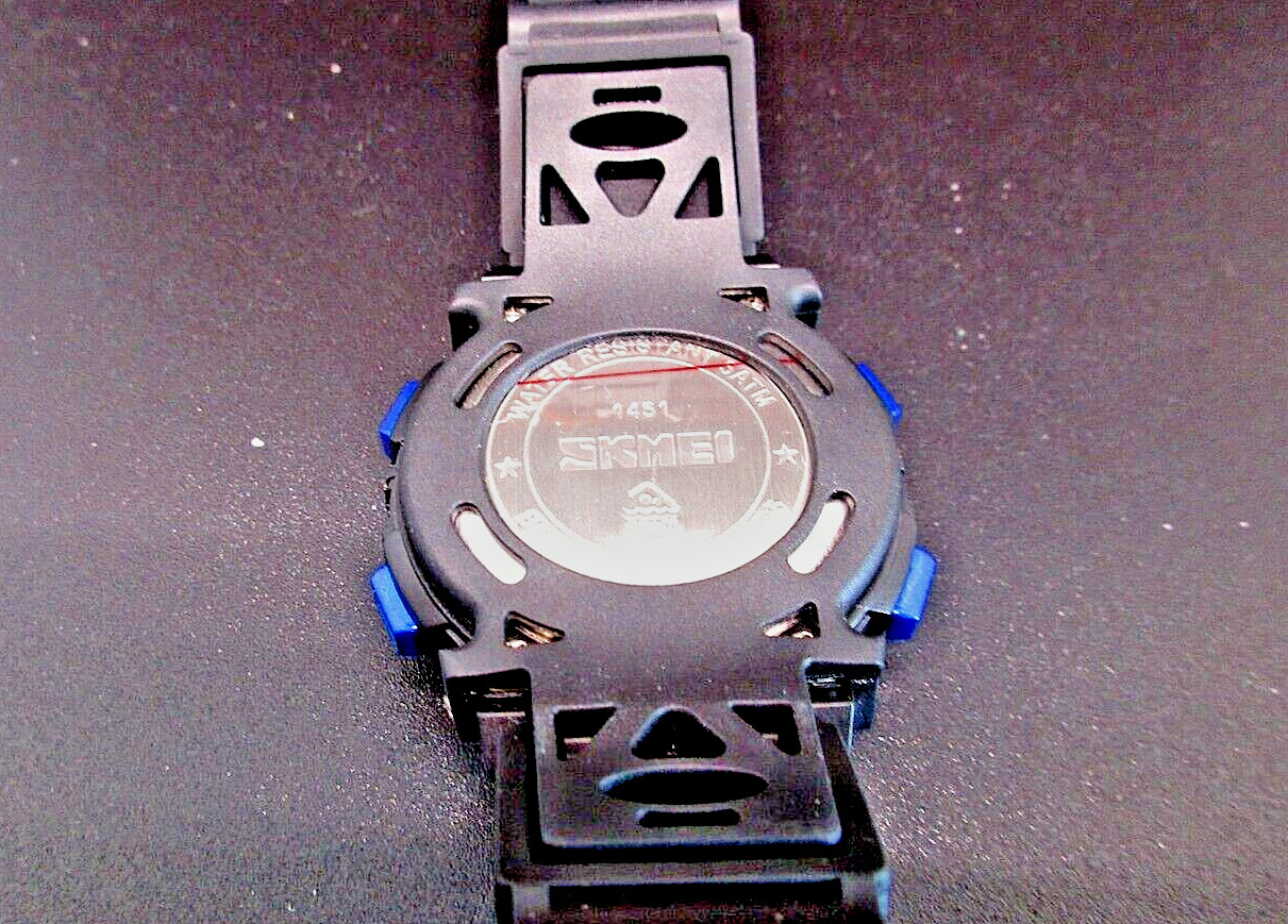 New Waterproof Multifuction Swimming Cycling Date Alarm Watch For Boys Girls