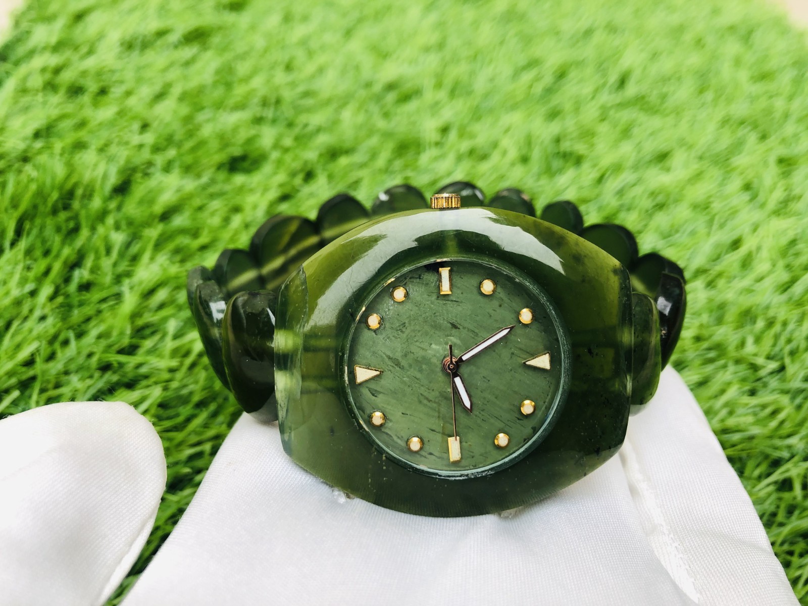 Elegant Natural Gemstone Serpentine Jade Watch Men,s Luxury Analog Timepiece