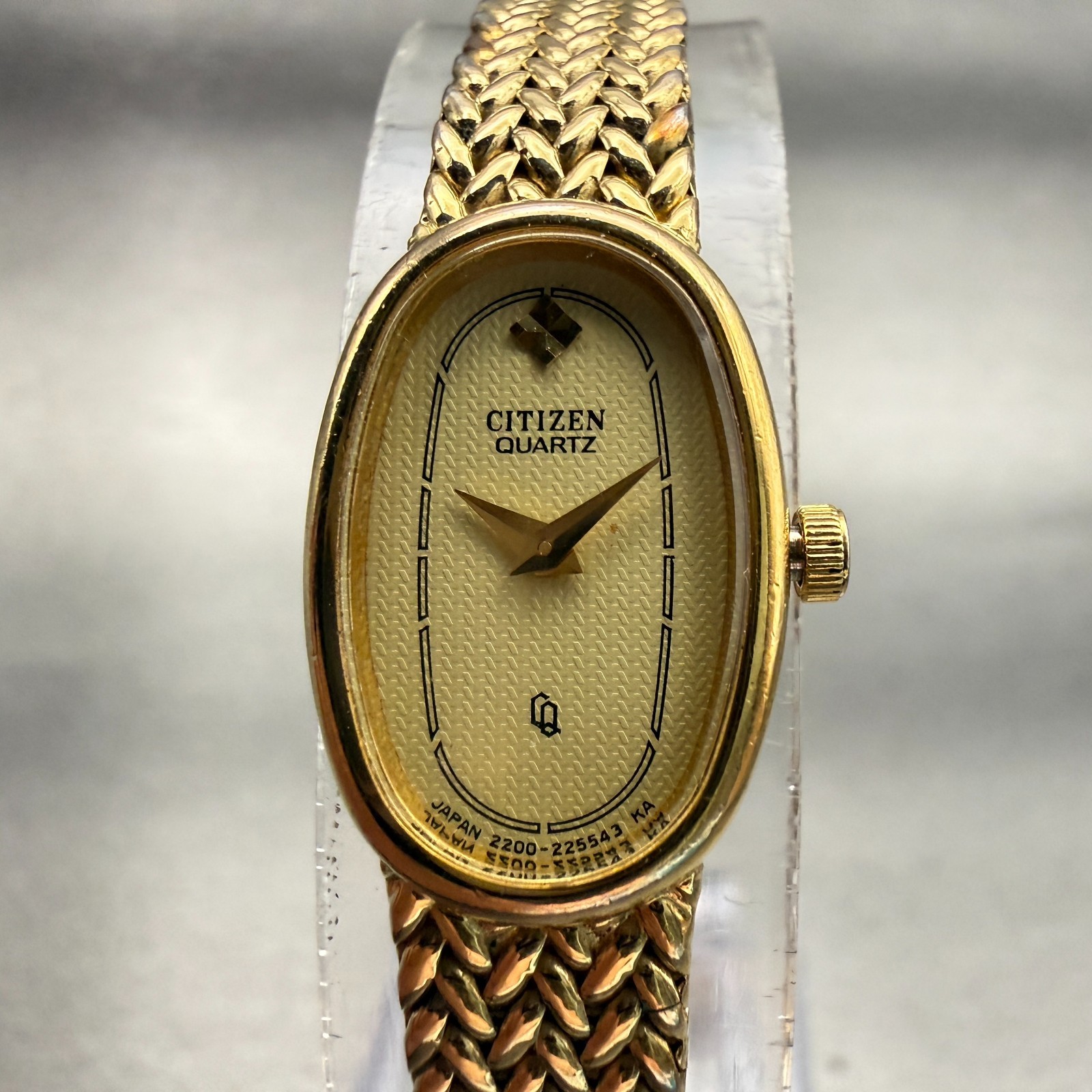 Citizen CQ Watch Women 13mm Champagne Dial Gold Tone Oval 2200-4-950461 New Batt