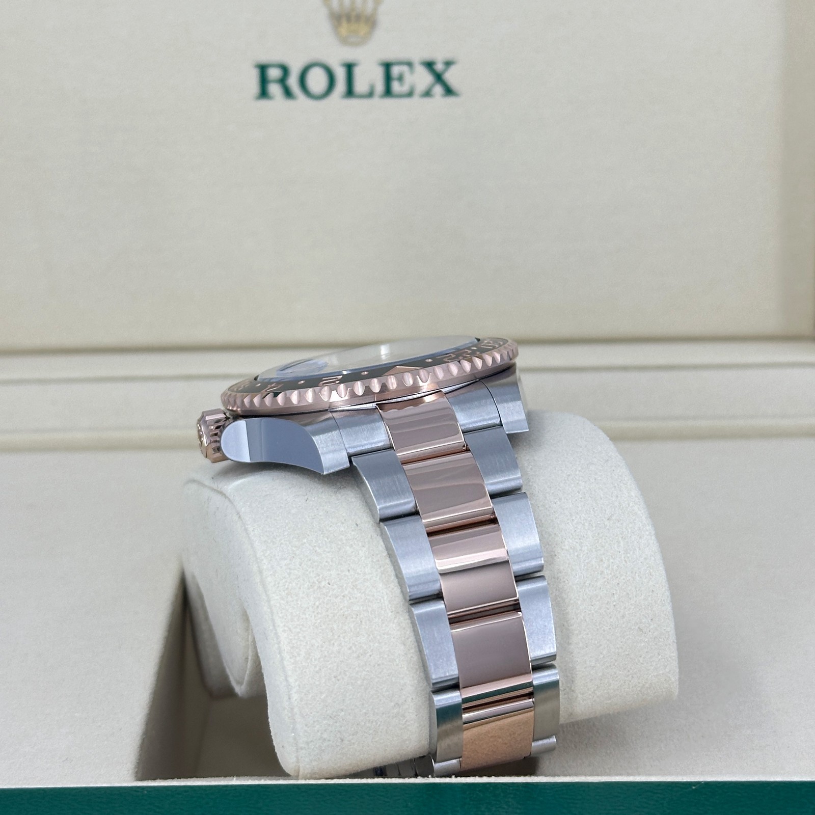 Rolex GMT-Master II ROOTBEER, Black Dial 40mm, Oyster 126711CHNR-0002 Mint 2022+