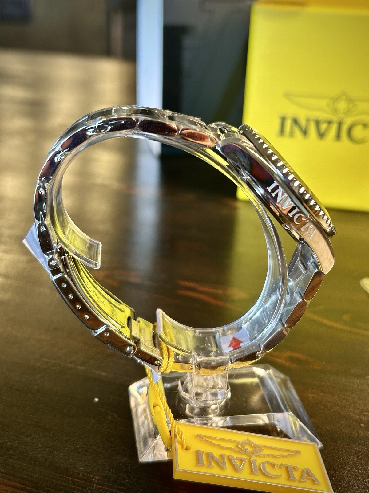 Invicta Pro Diver Men’s 40mm Watch Model #49885 – International Nautical Flags