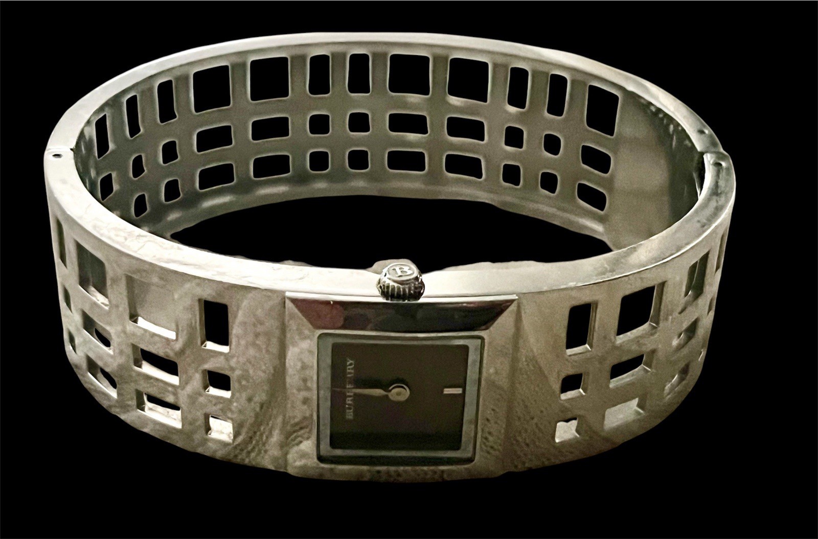 Burberry Silver Tone Beige Dial Womens Swiss Made Bangle Dress Watch No box.