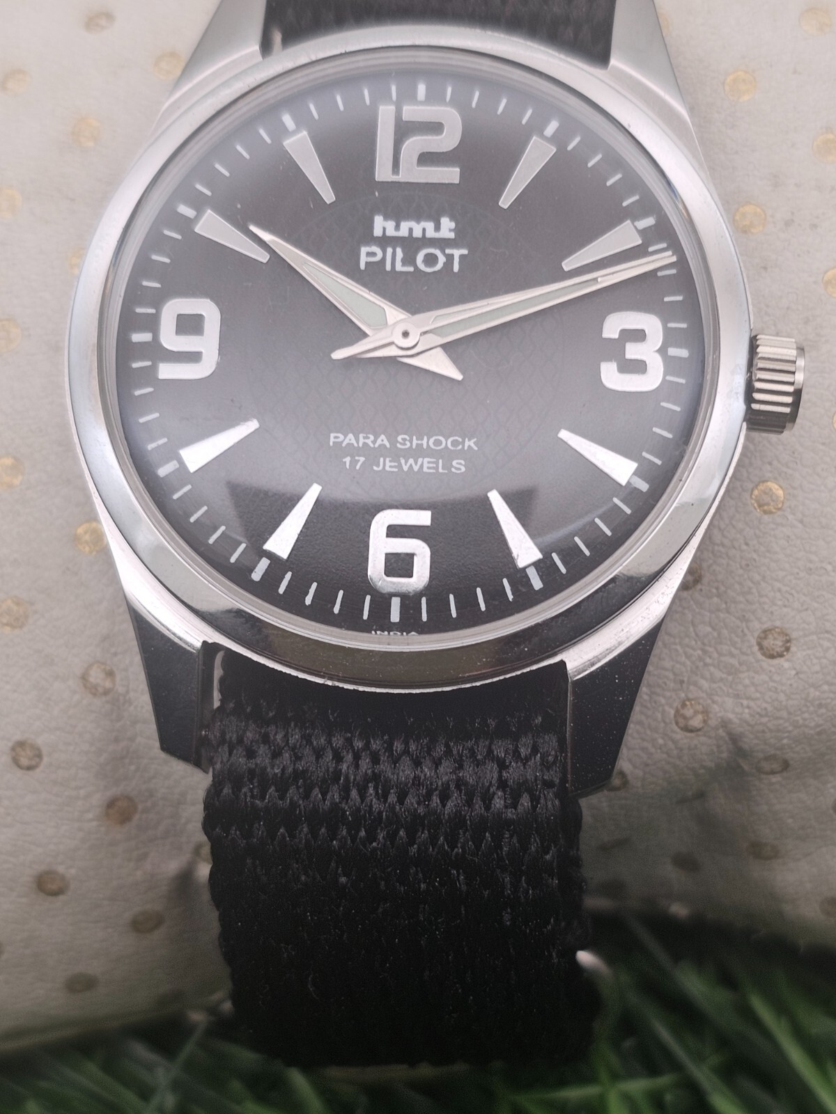 Beautiful Mens HMT Pilot Parashock Mechanical Wind 17J Watch Black Dial