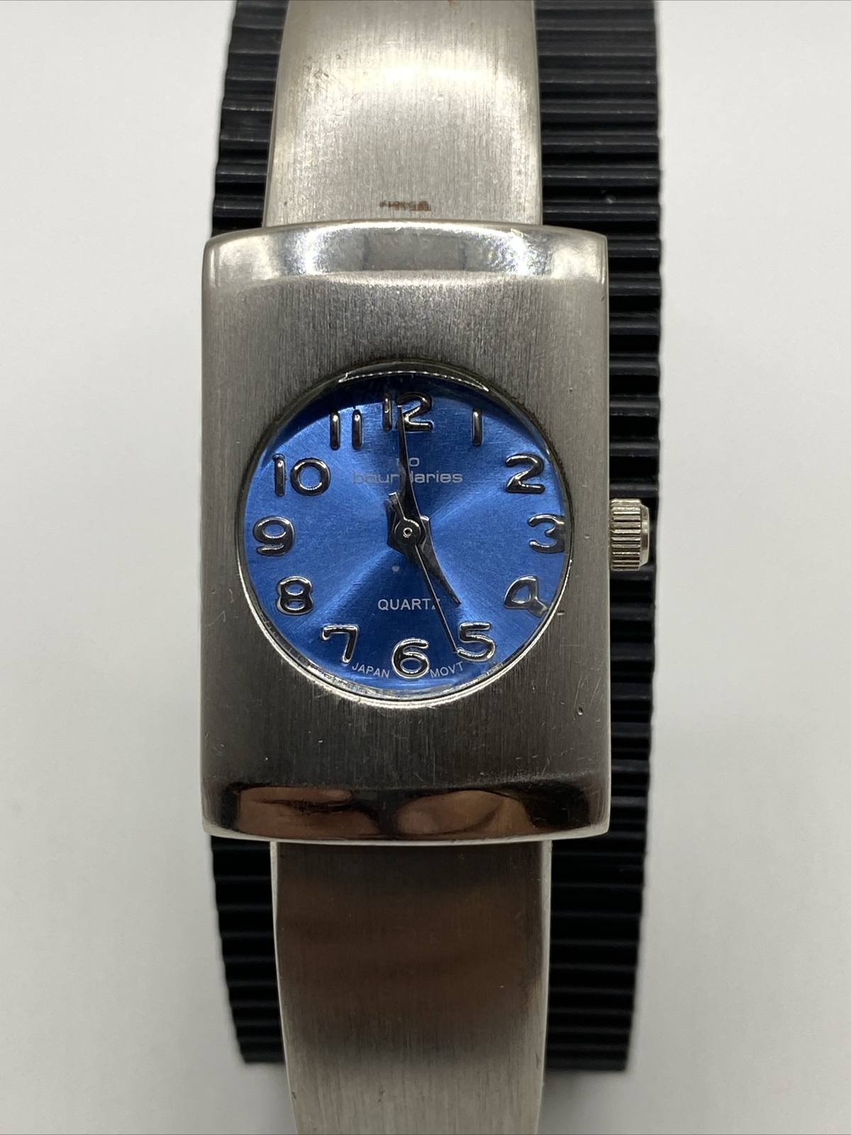 No Boundaries Watch # 13084 New Battery Great Condition