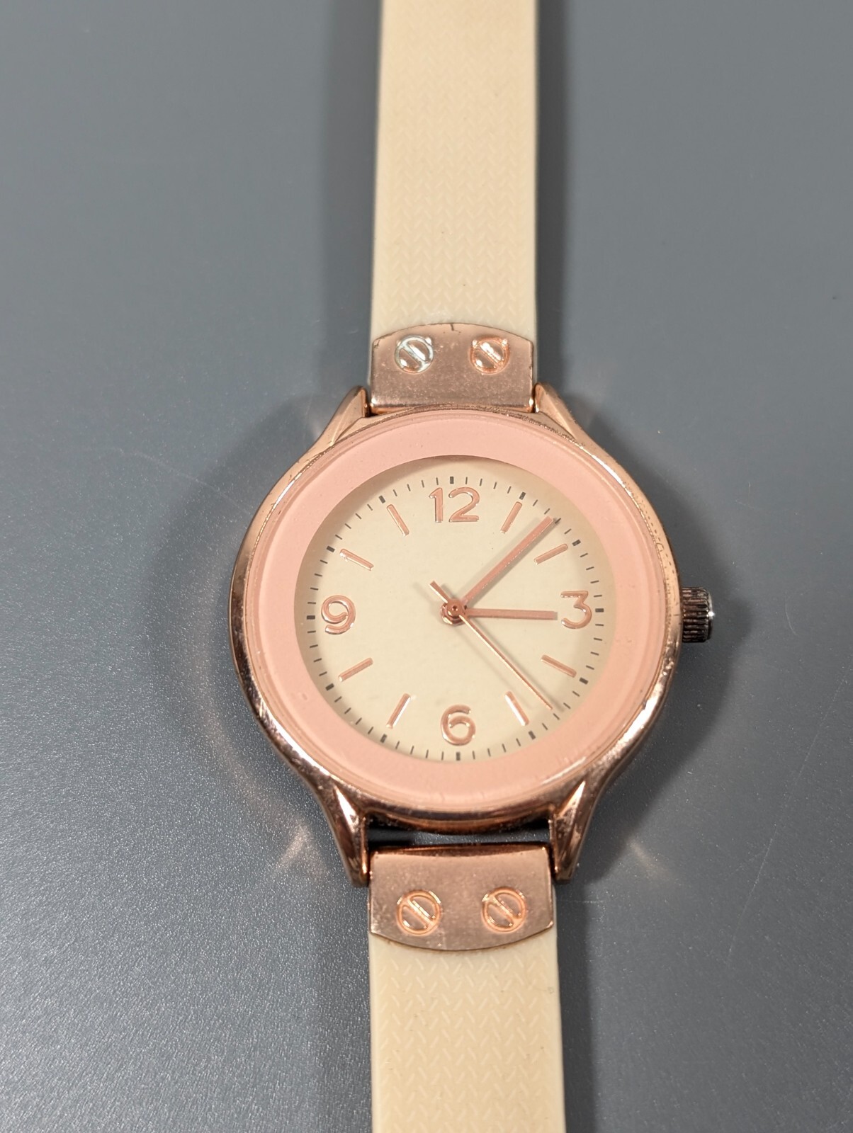 Womens Rose Gold Tone Beige Textured Rubber Band Watch 36mm New Battery