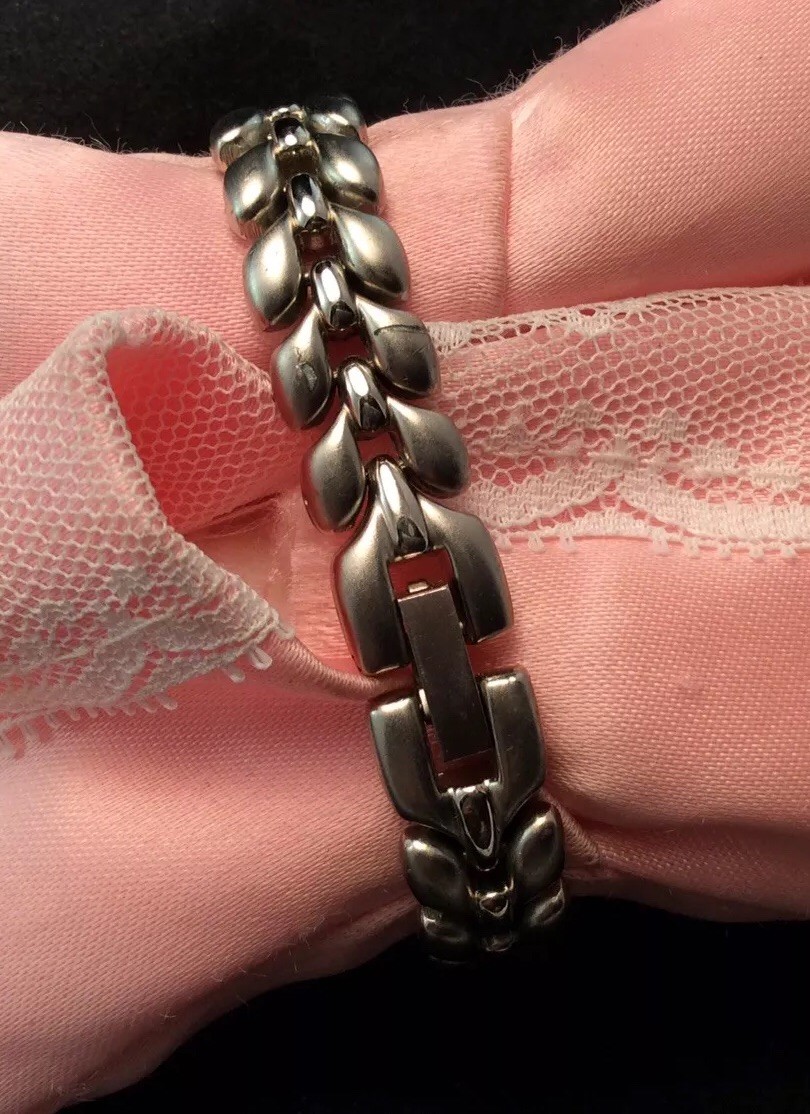 Capezio Silver Toned Link Bracelet Quartz Watch New Battery Works