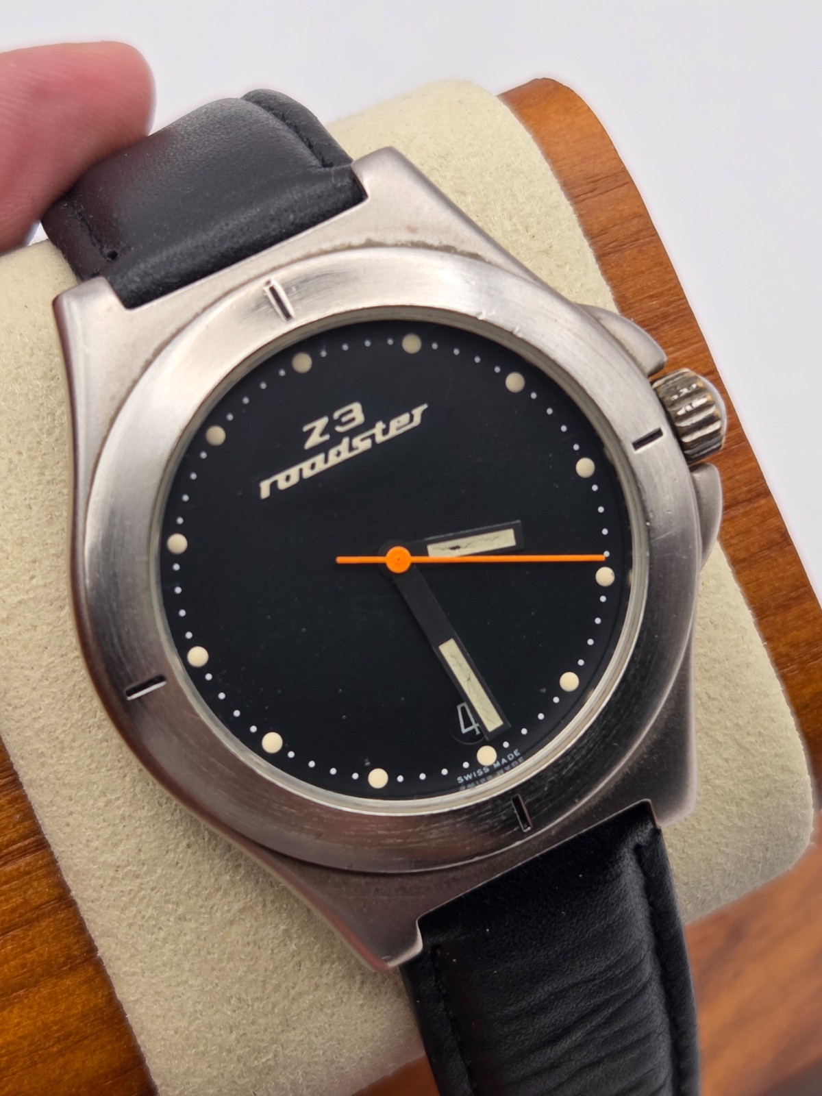 Collectible BMW Z3 Roadster Watch with Date Indicator – 37mm *READ*